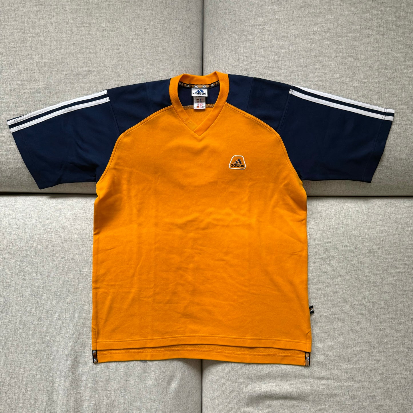 Adidas tee (L)