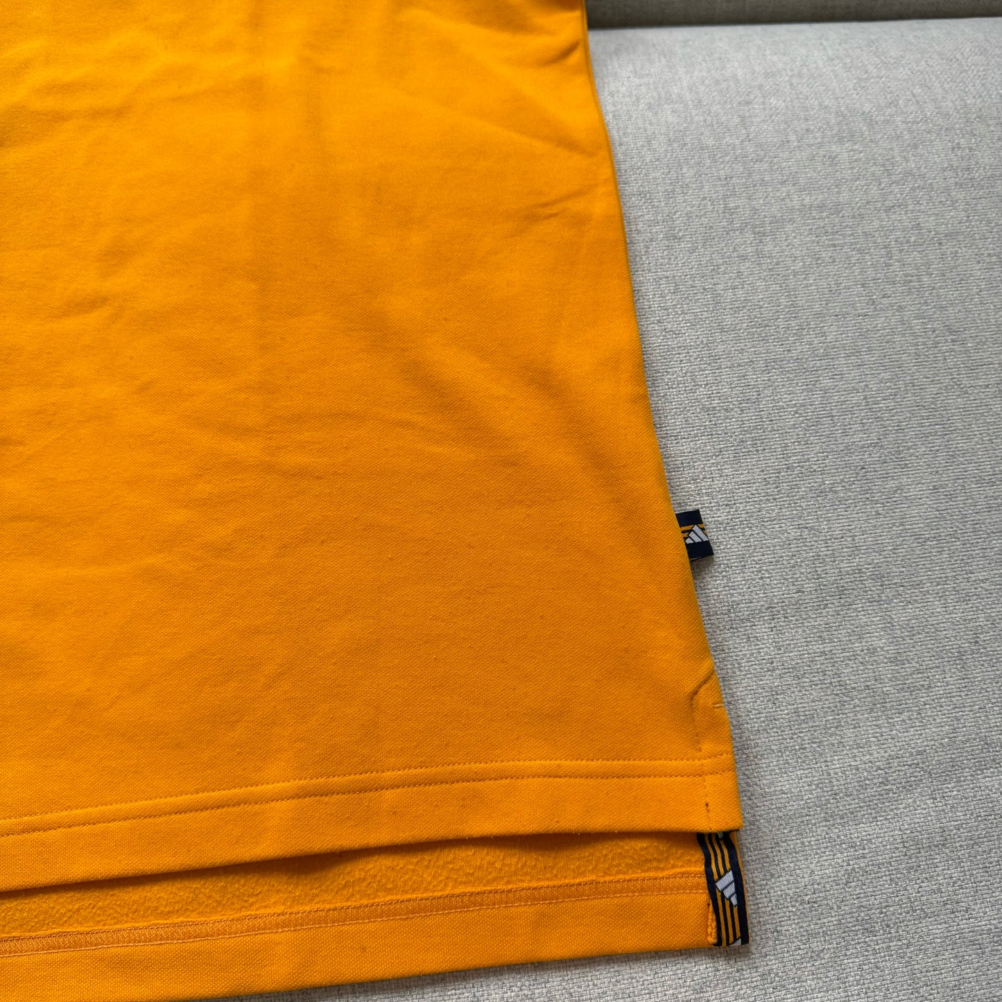 Adidas tee (L)