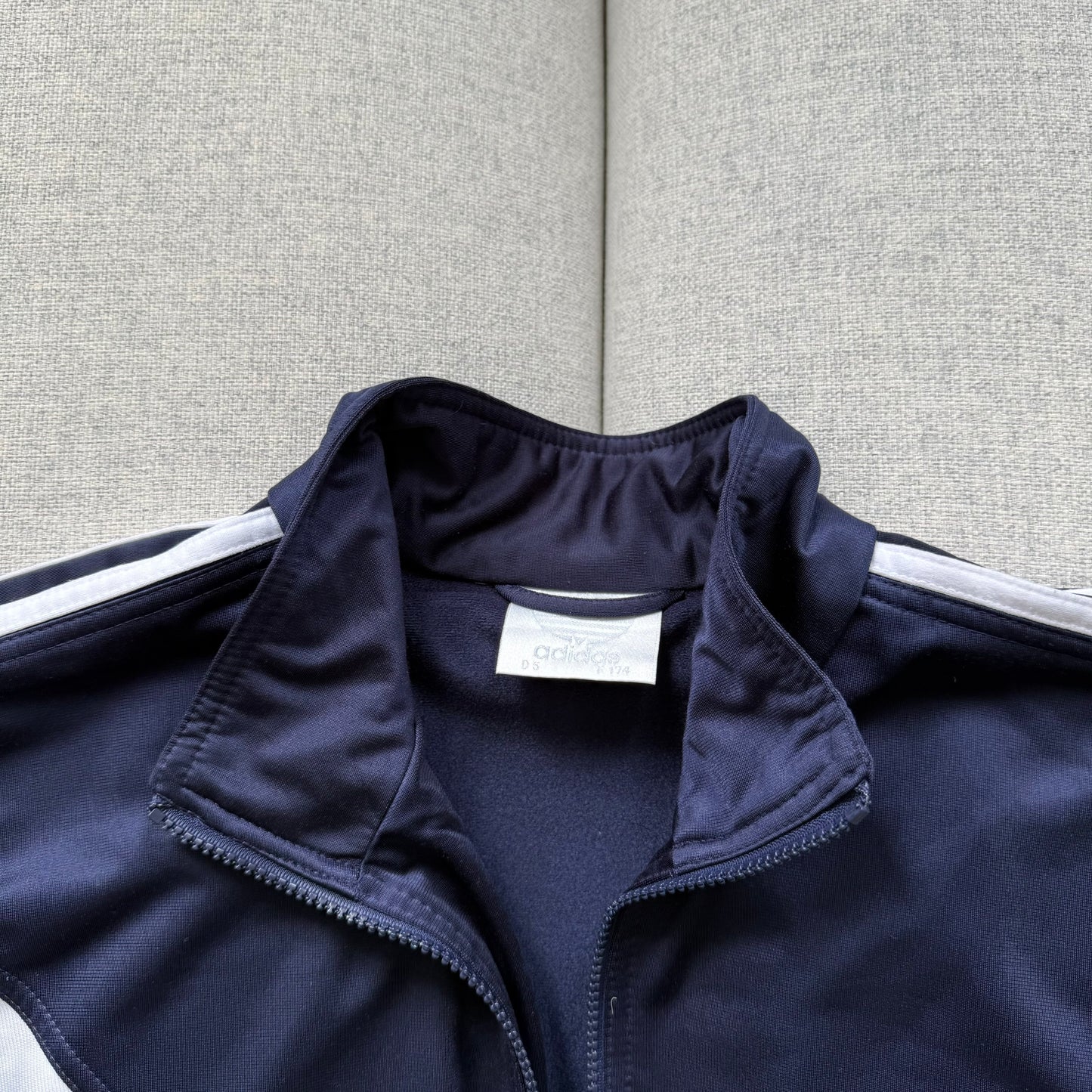 Adidas jacket (S)