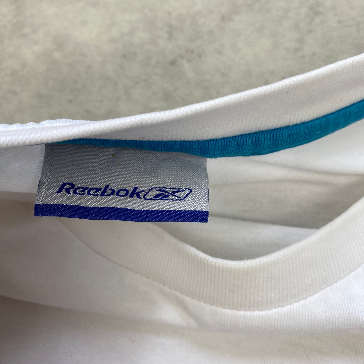 Reebok tee (L)