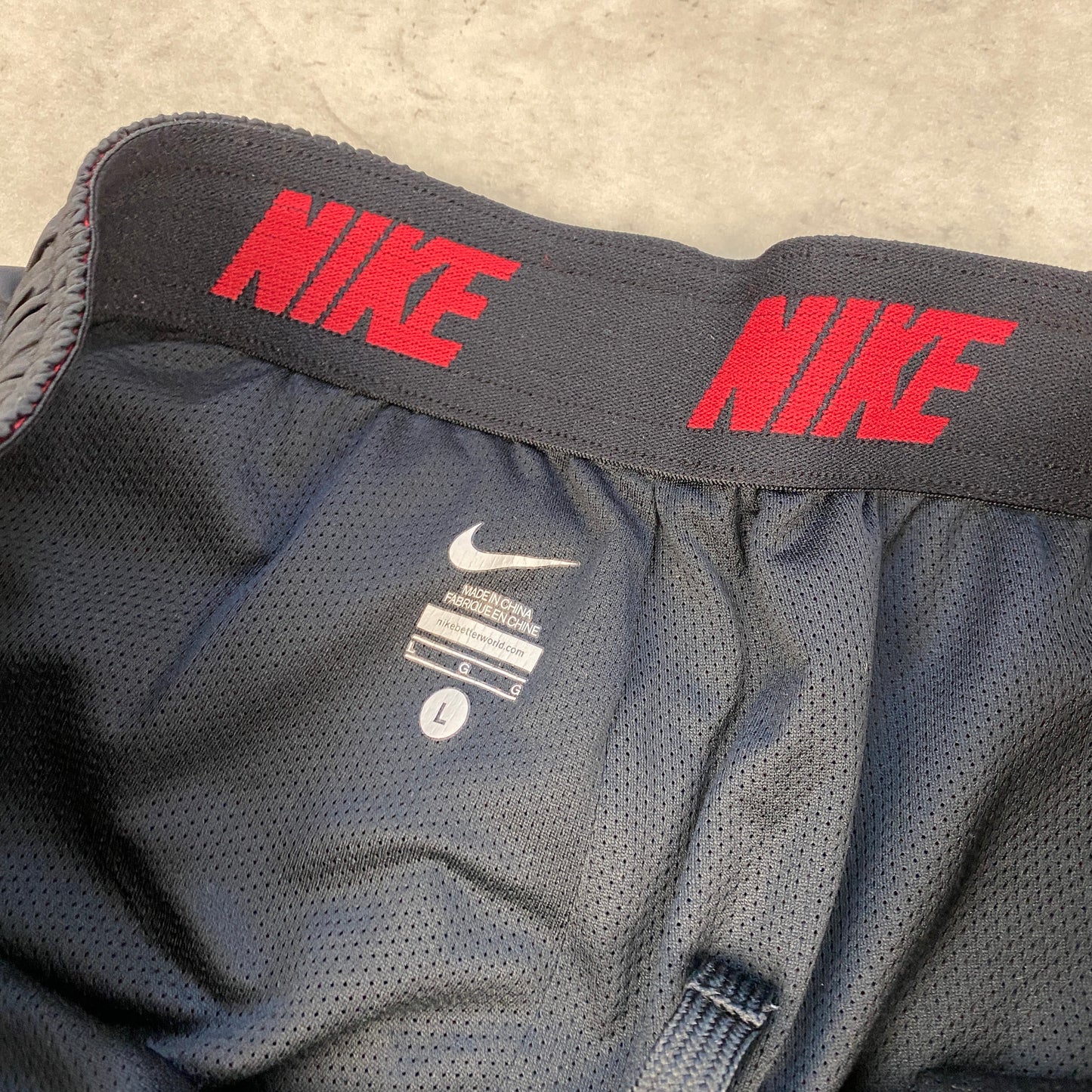 Nike track pants (L)