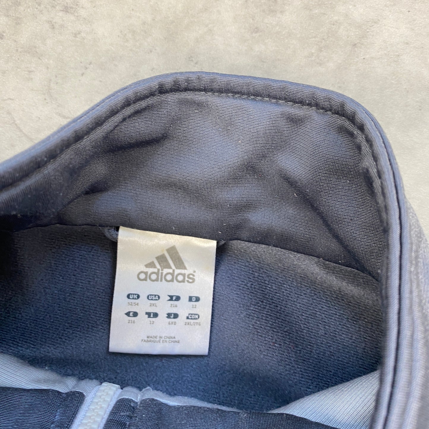 Adidas jacket (XL-XXL)