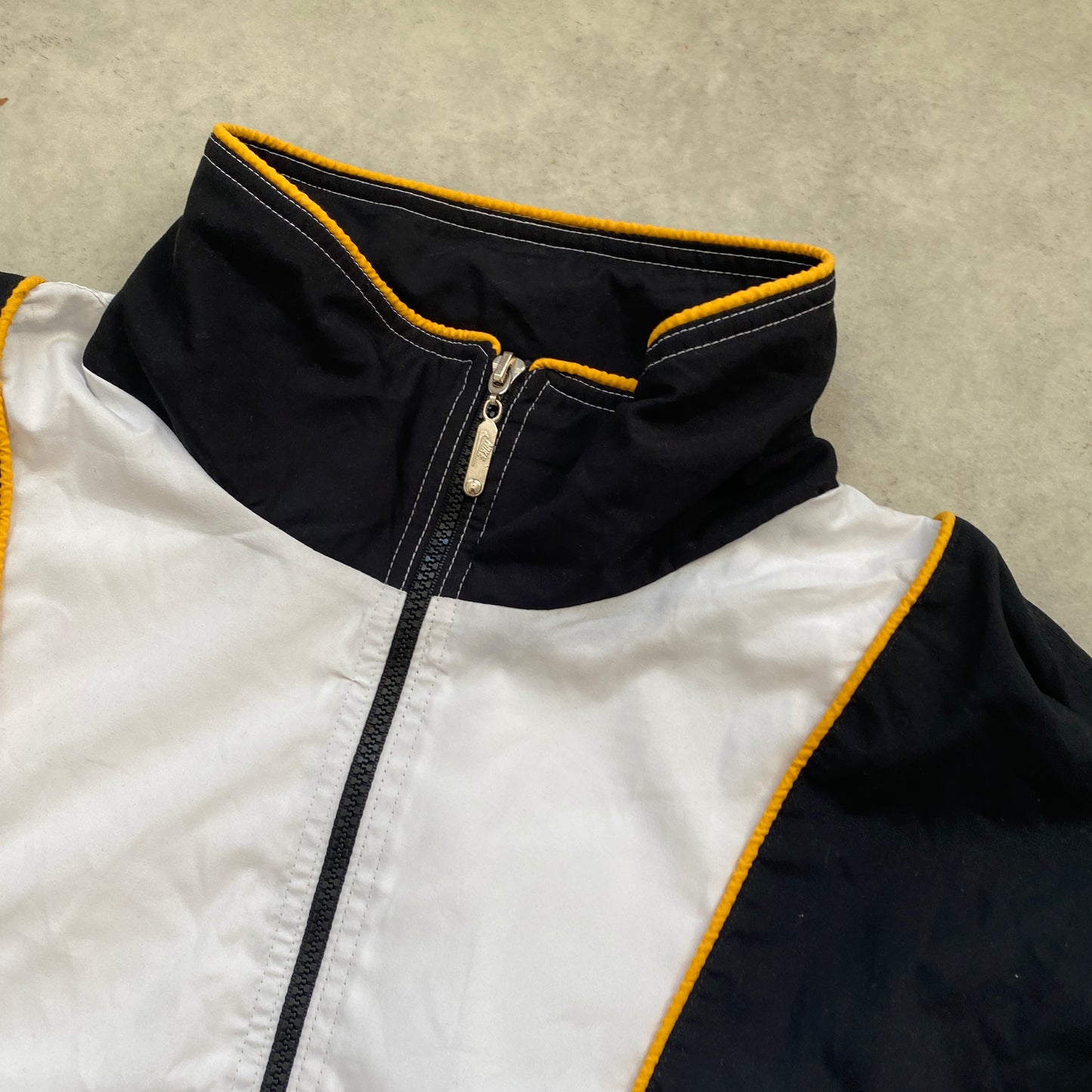Nike RARE track suit (L-XL)