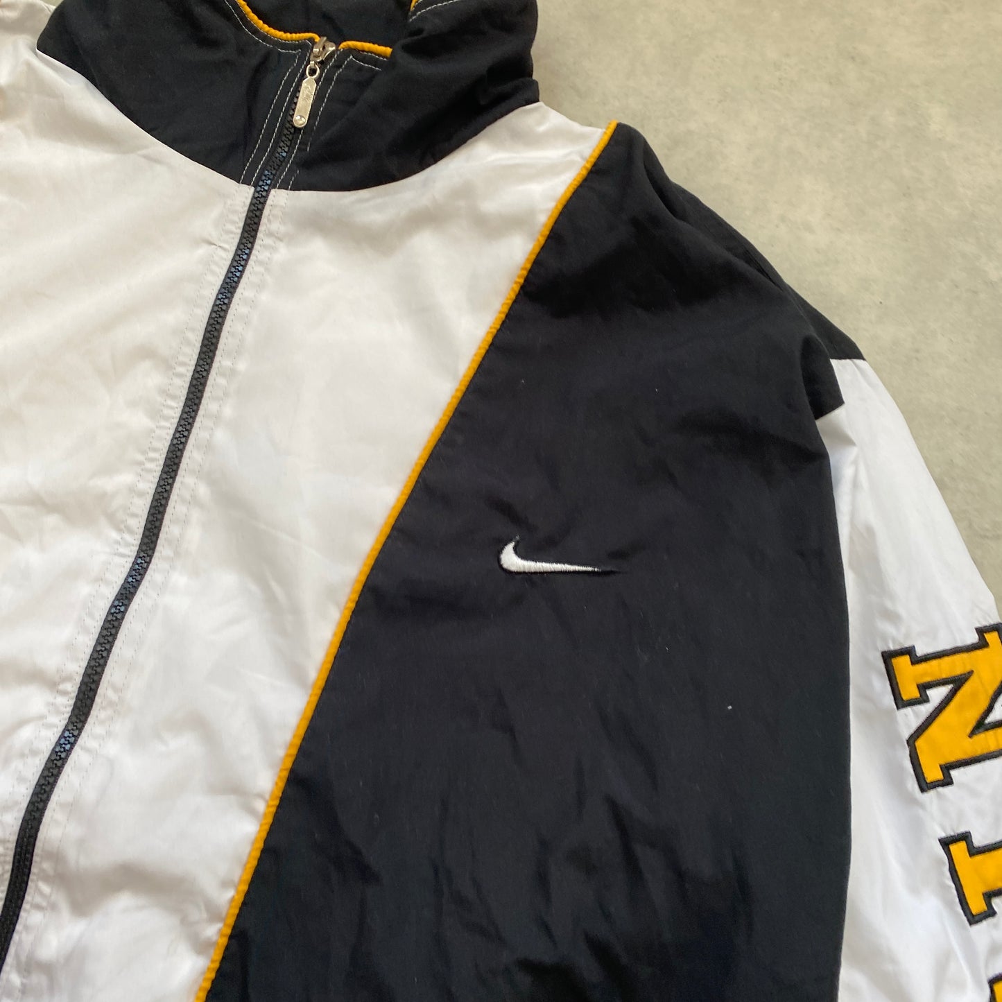 Nike RARE track suit (L-XL)