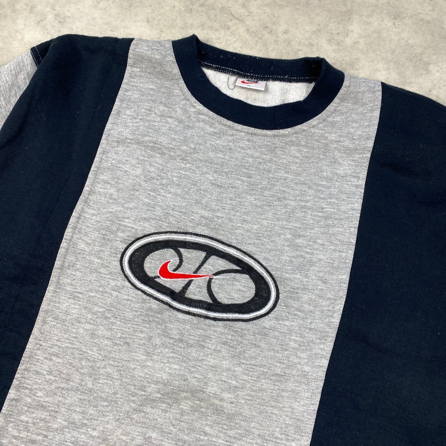 Nike RARE sweater (M-L)