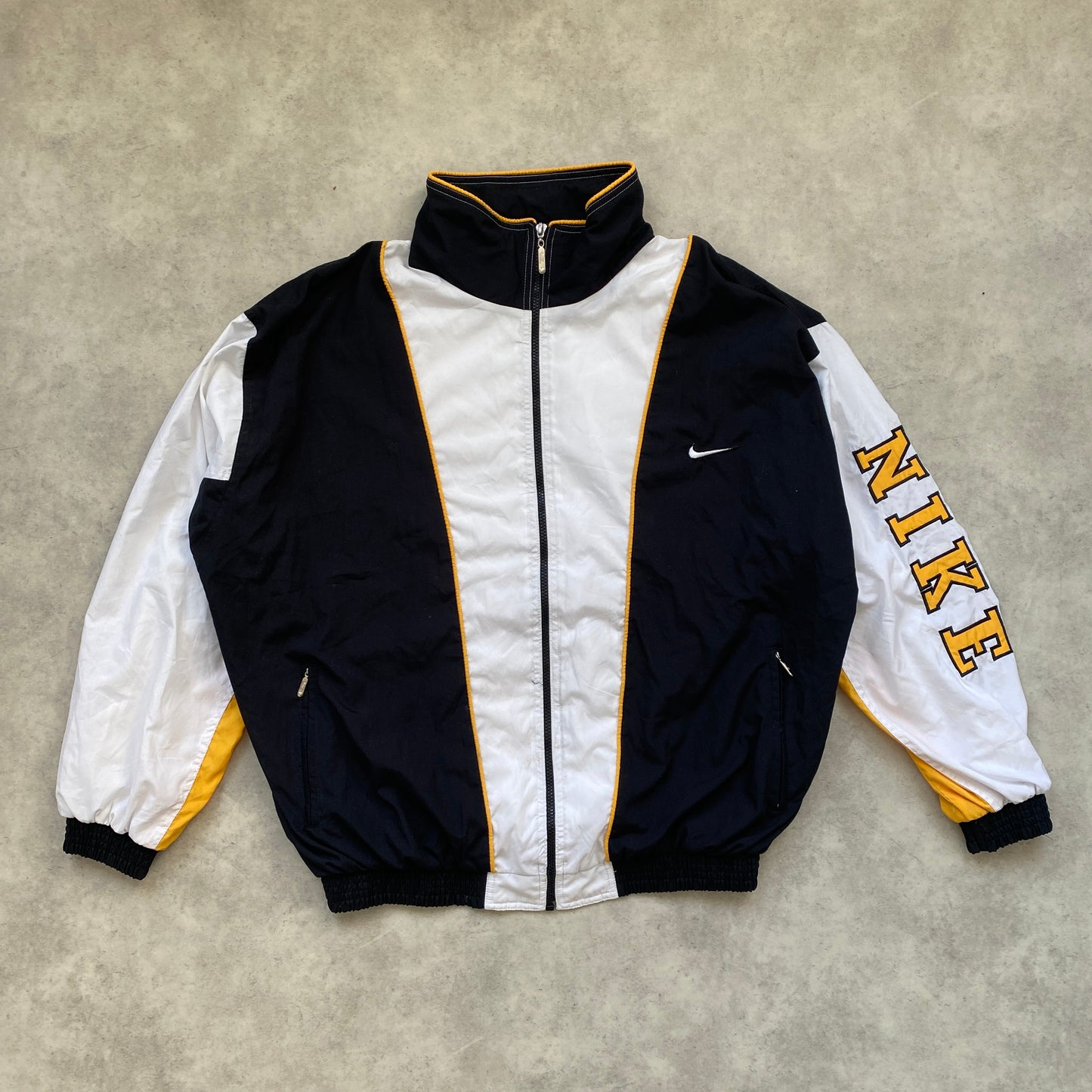 Nike RARE track suit (L-XL)