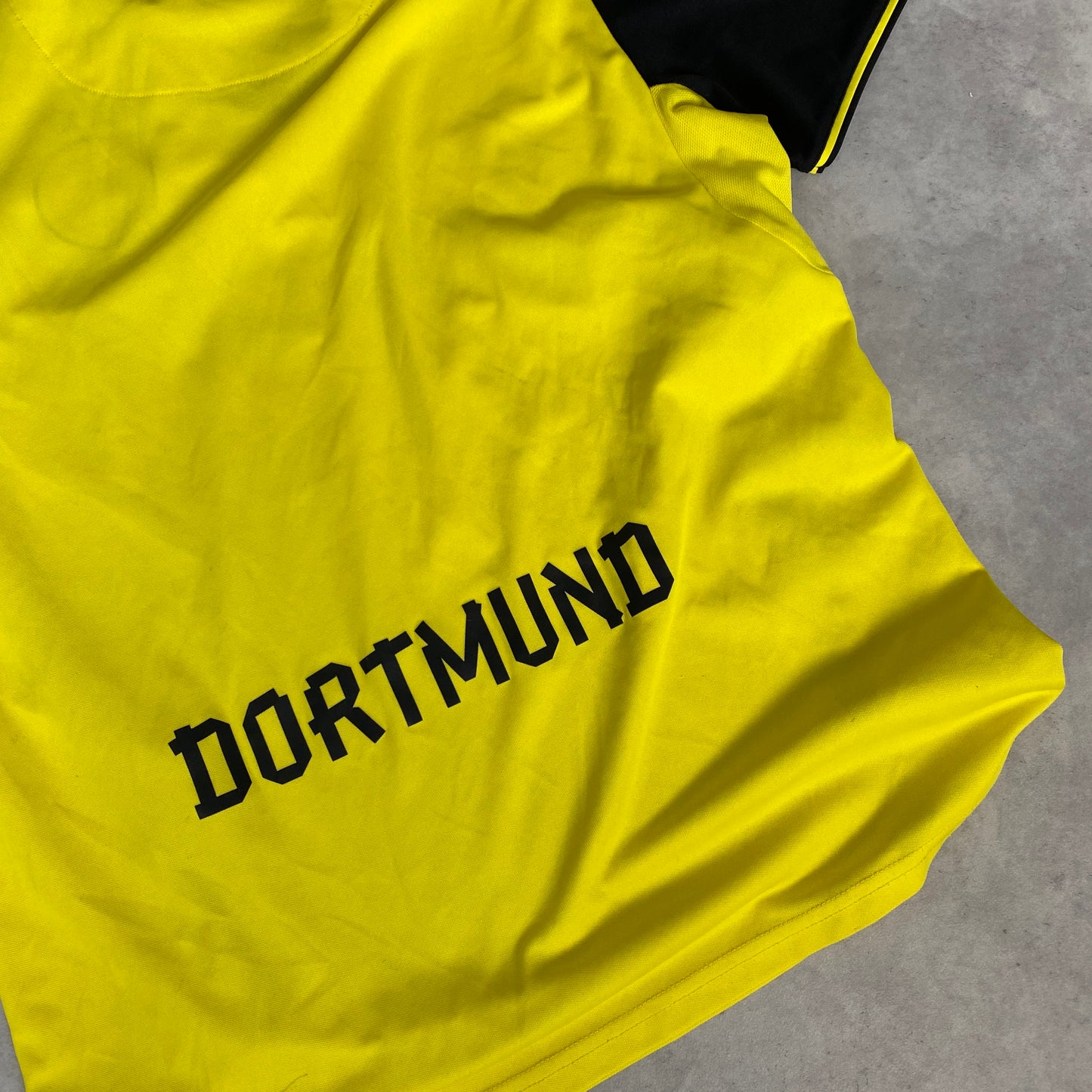 BVB Dortmund football shirt (M-L)