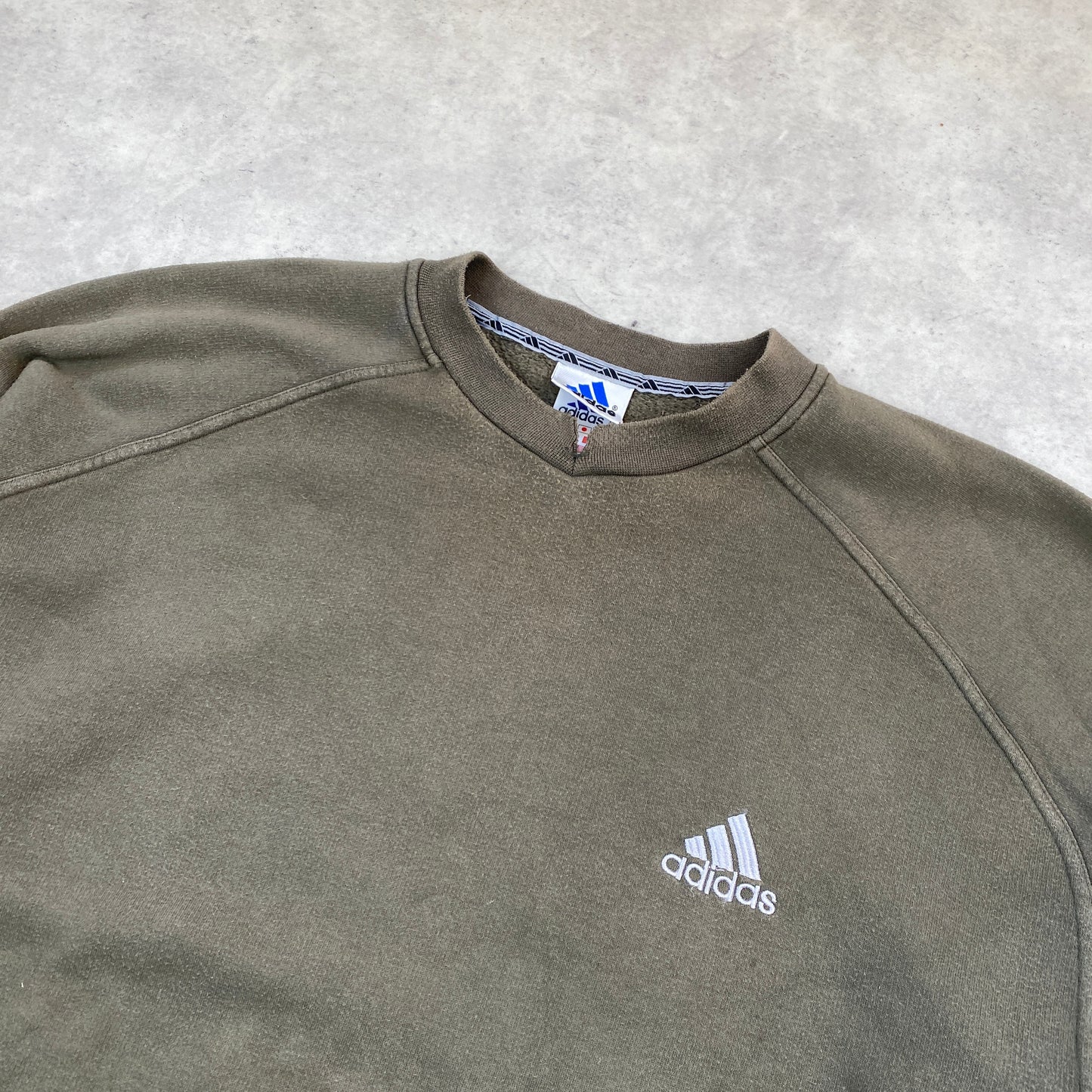 Adidas heavyweight sweater (XL)