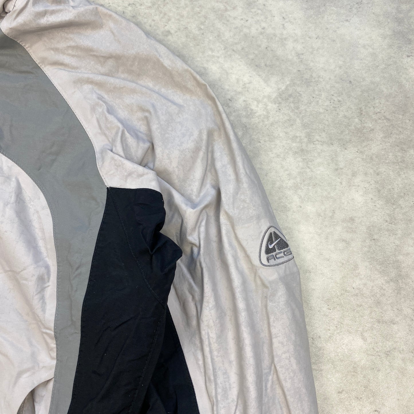 Nike ACG RARE jacket (M)