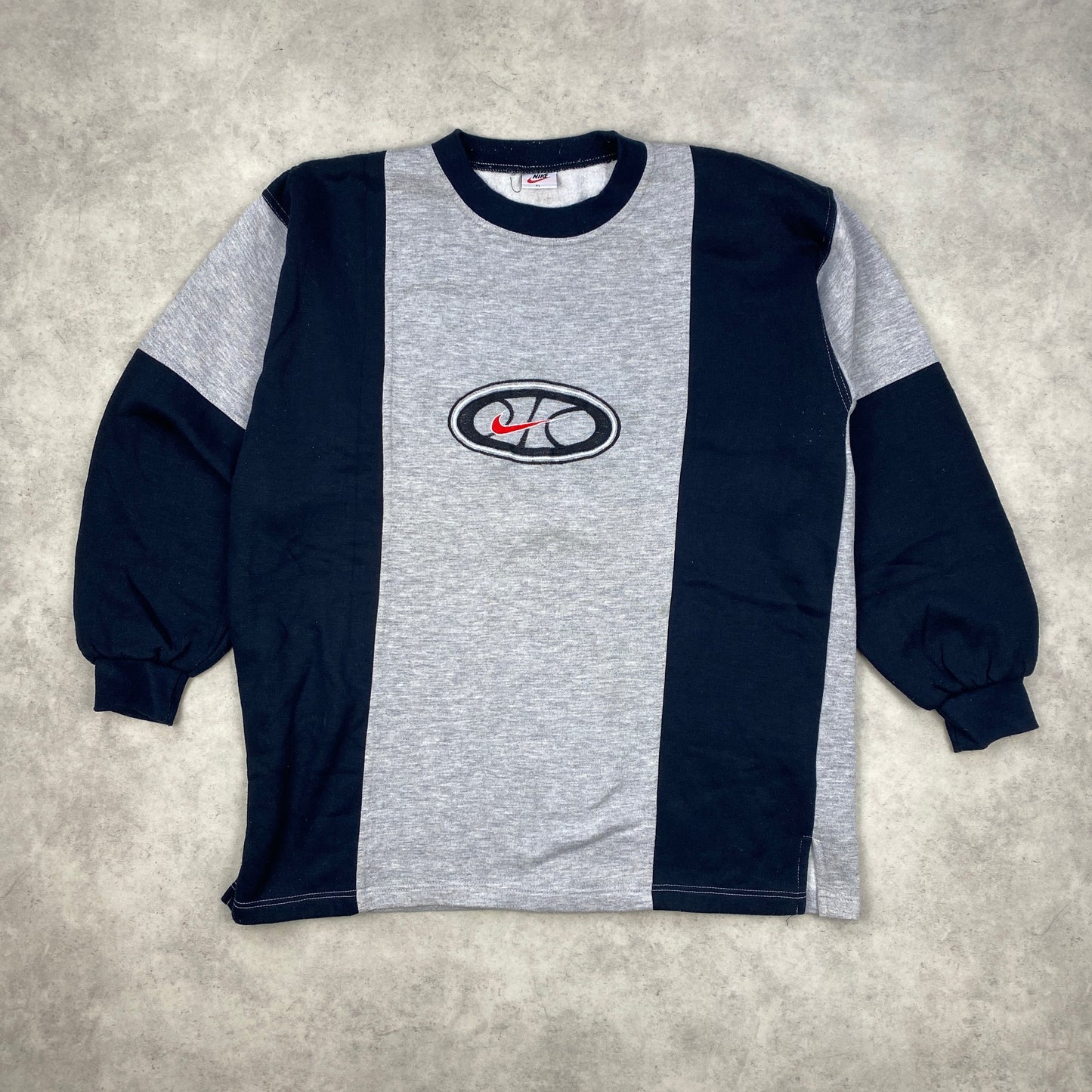 Nike RARE sweater (M-L)