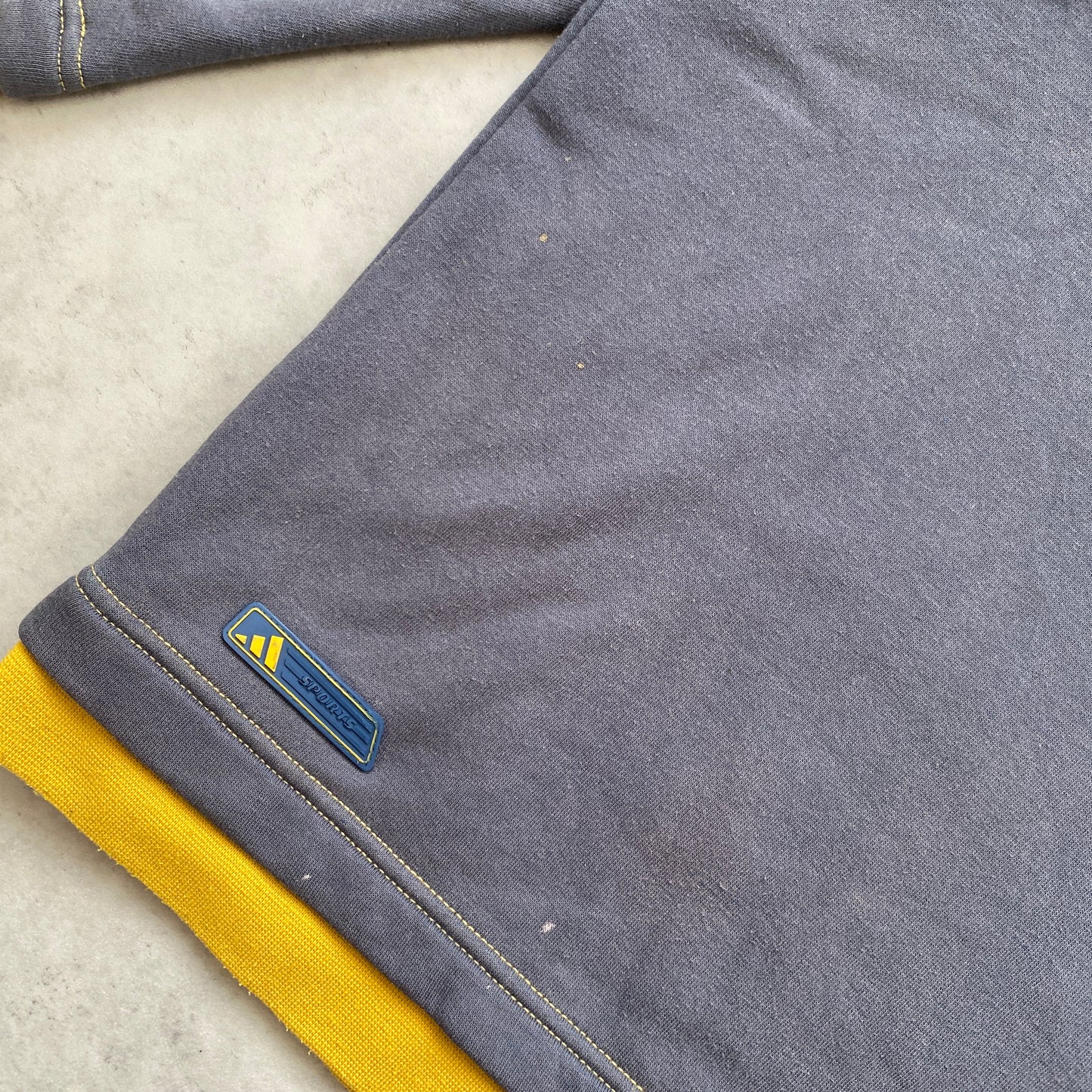 Adidas heavyweight sweater (XL)