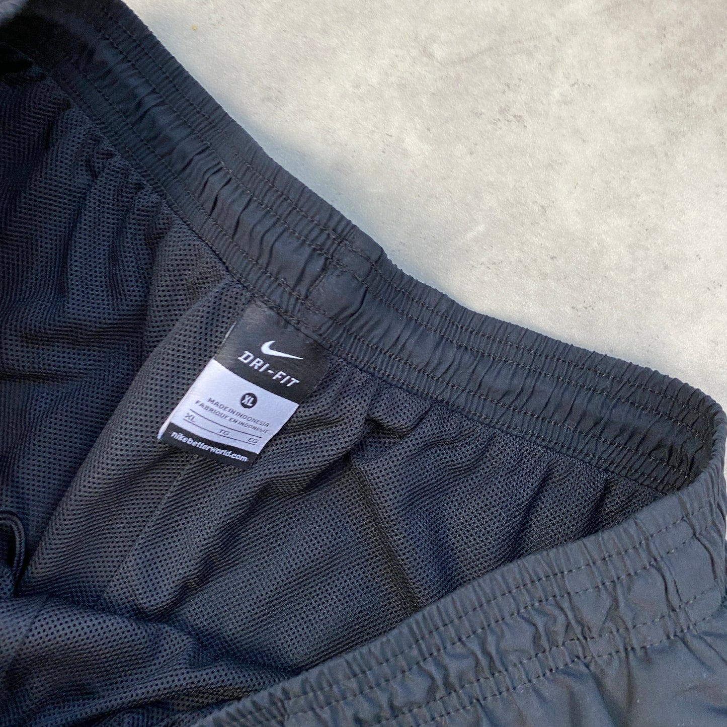 Nike track pants (L-XL)