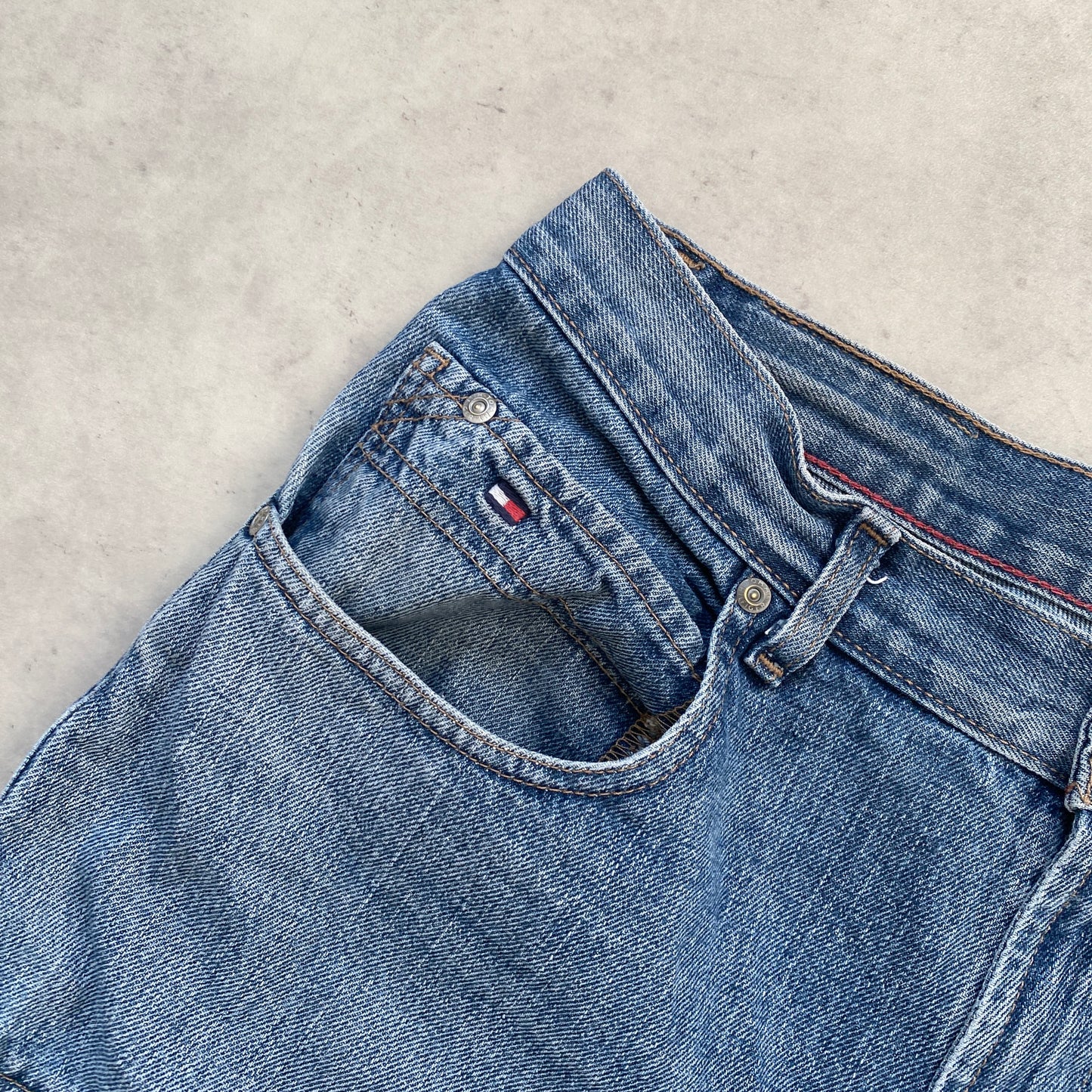 Tommy Hilfiger vintage denim short (L)