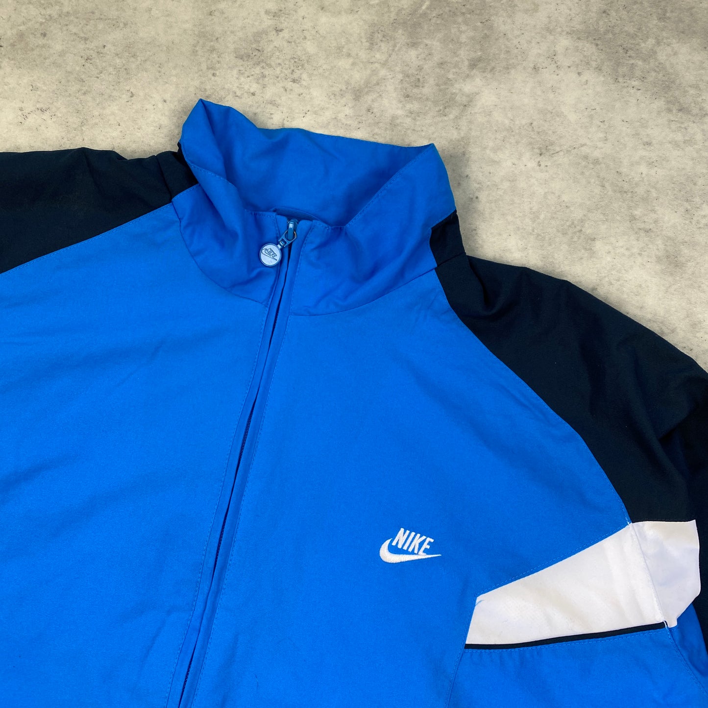 Nike track jacket (L-XL)