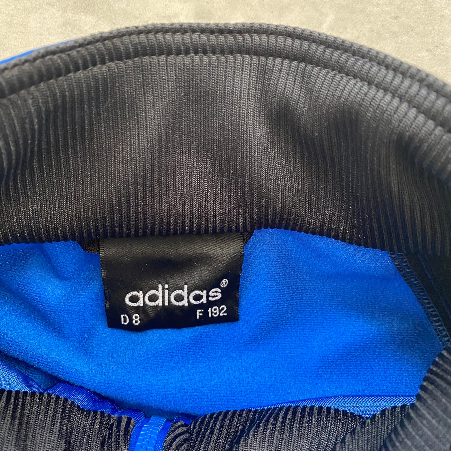 Adidas RARE zipper (L)