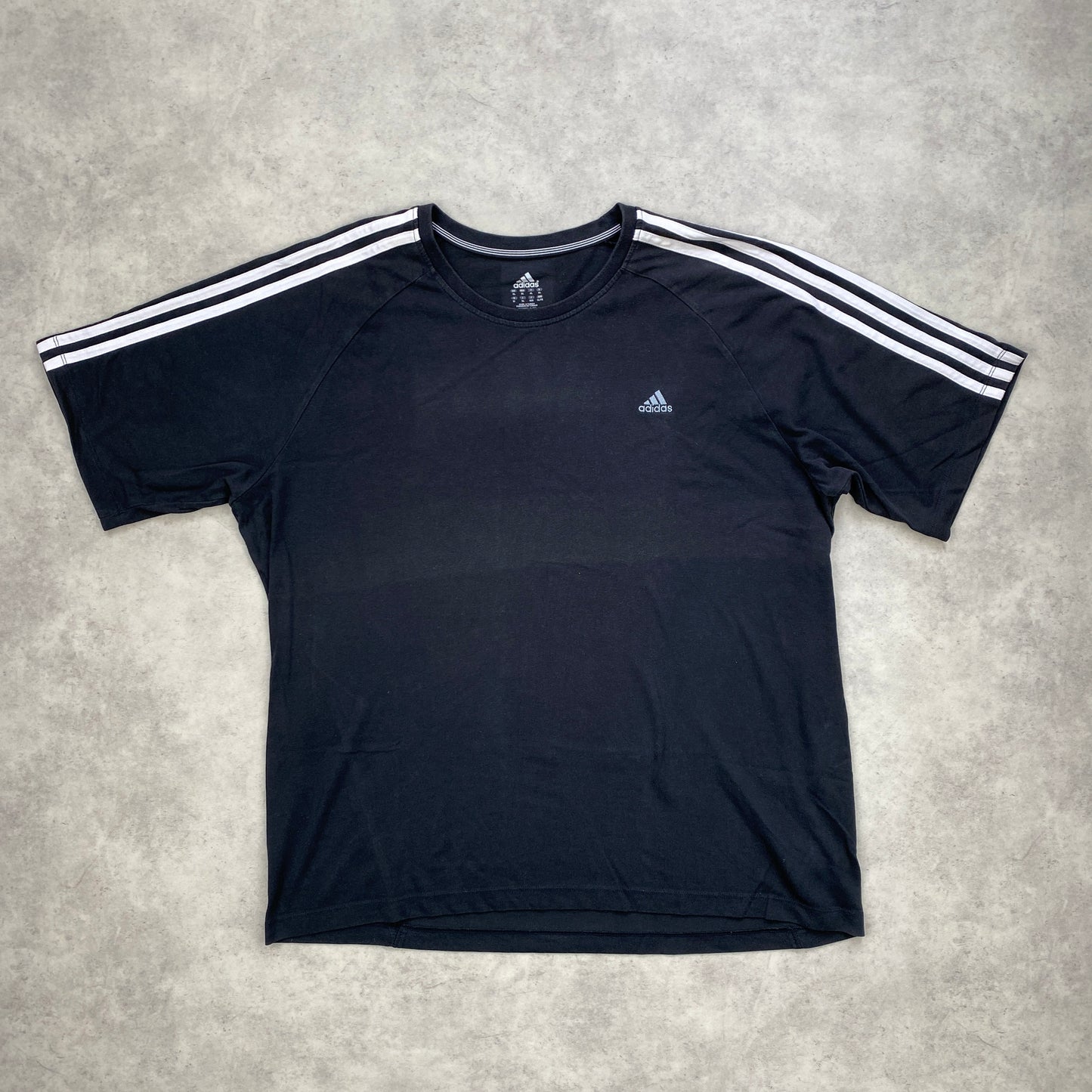 Adidas tee (XL)