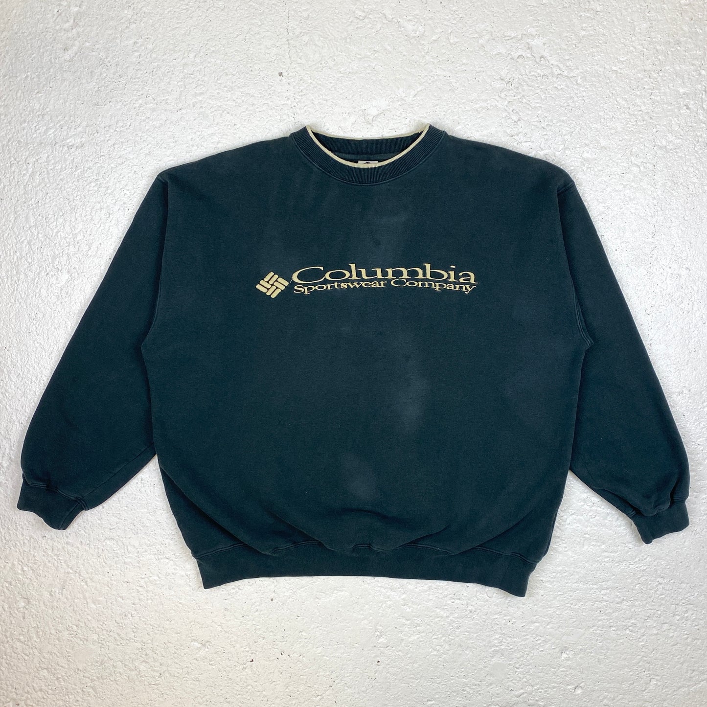 Columbia RARE heavyweight embroidered sweater (XL)