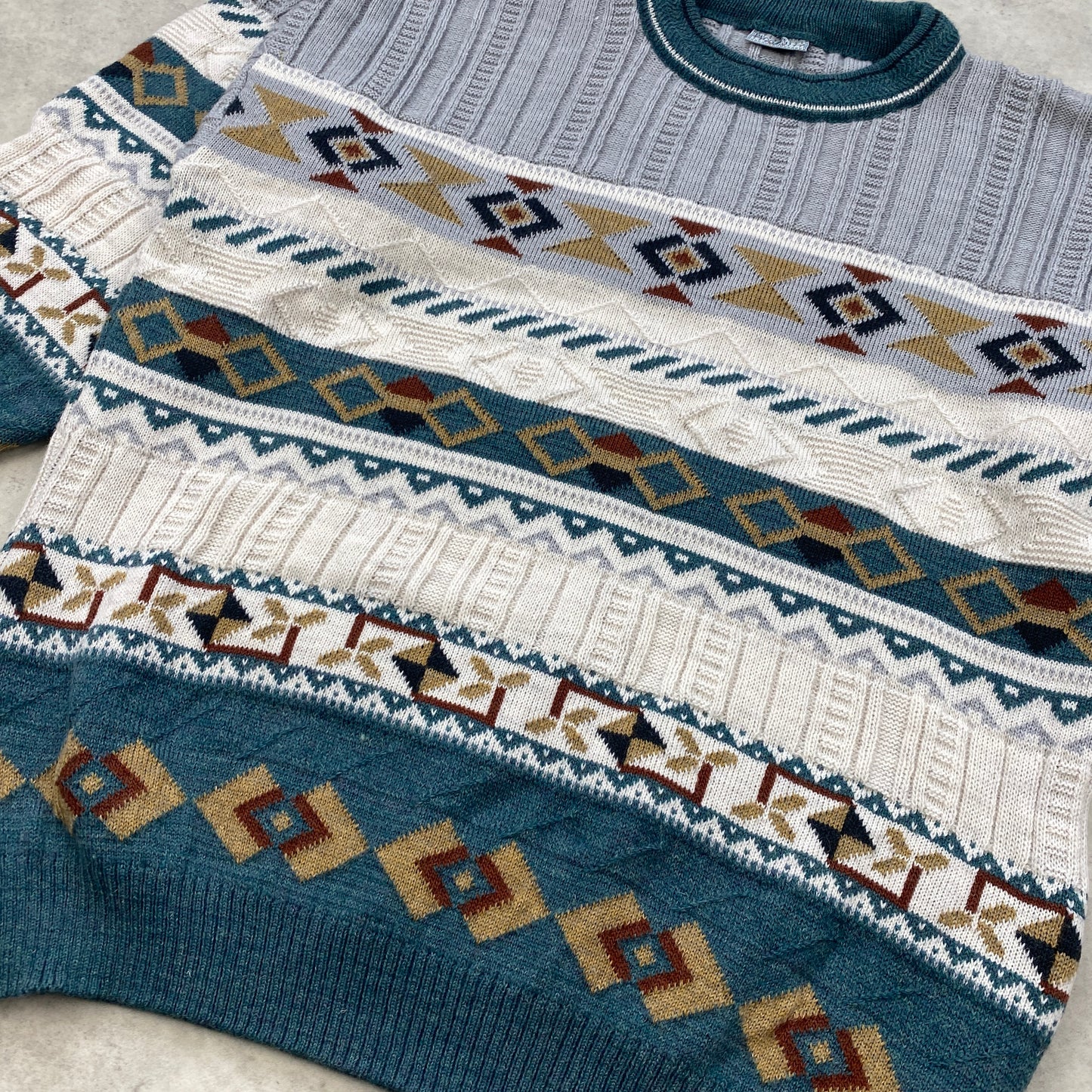 Vintage knit heavyweight sweater (L)
