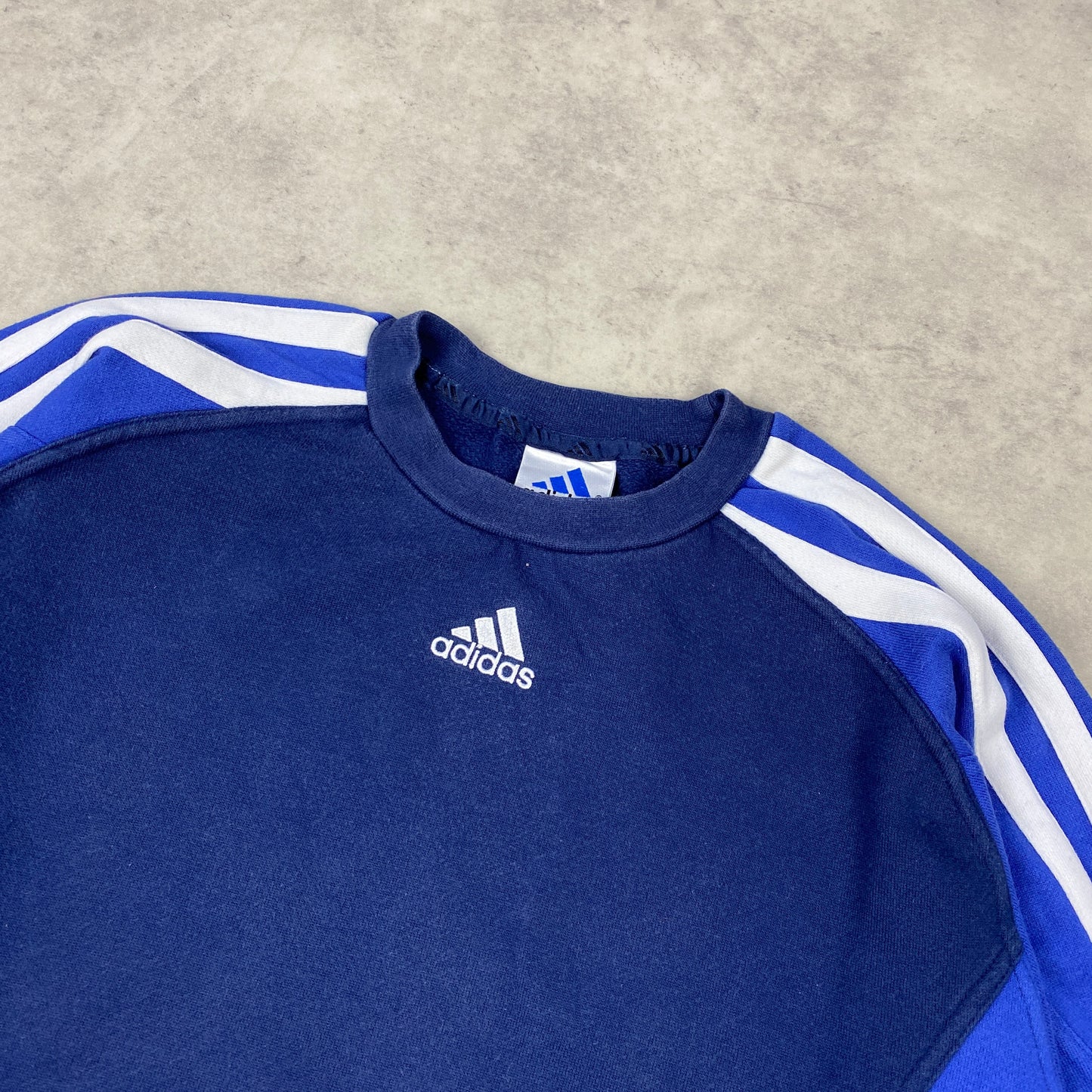 Adidas heavyweight sweater (S-M)