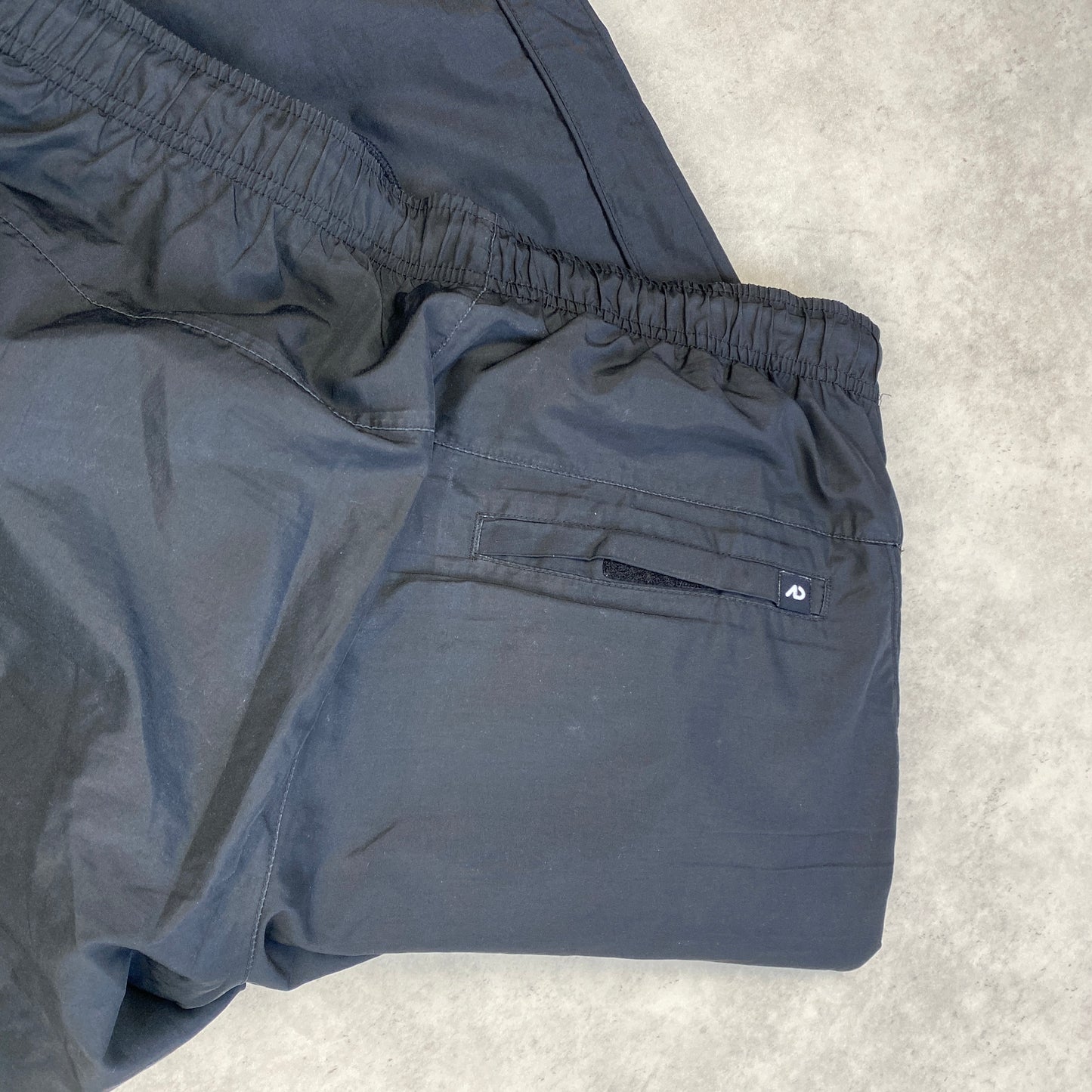 Nike track pants (M-L)