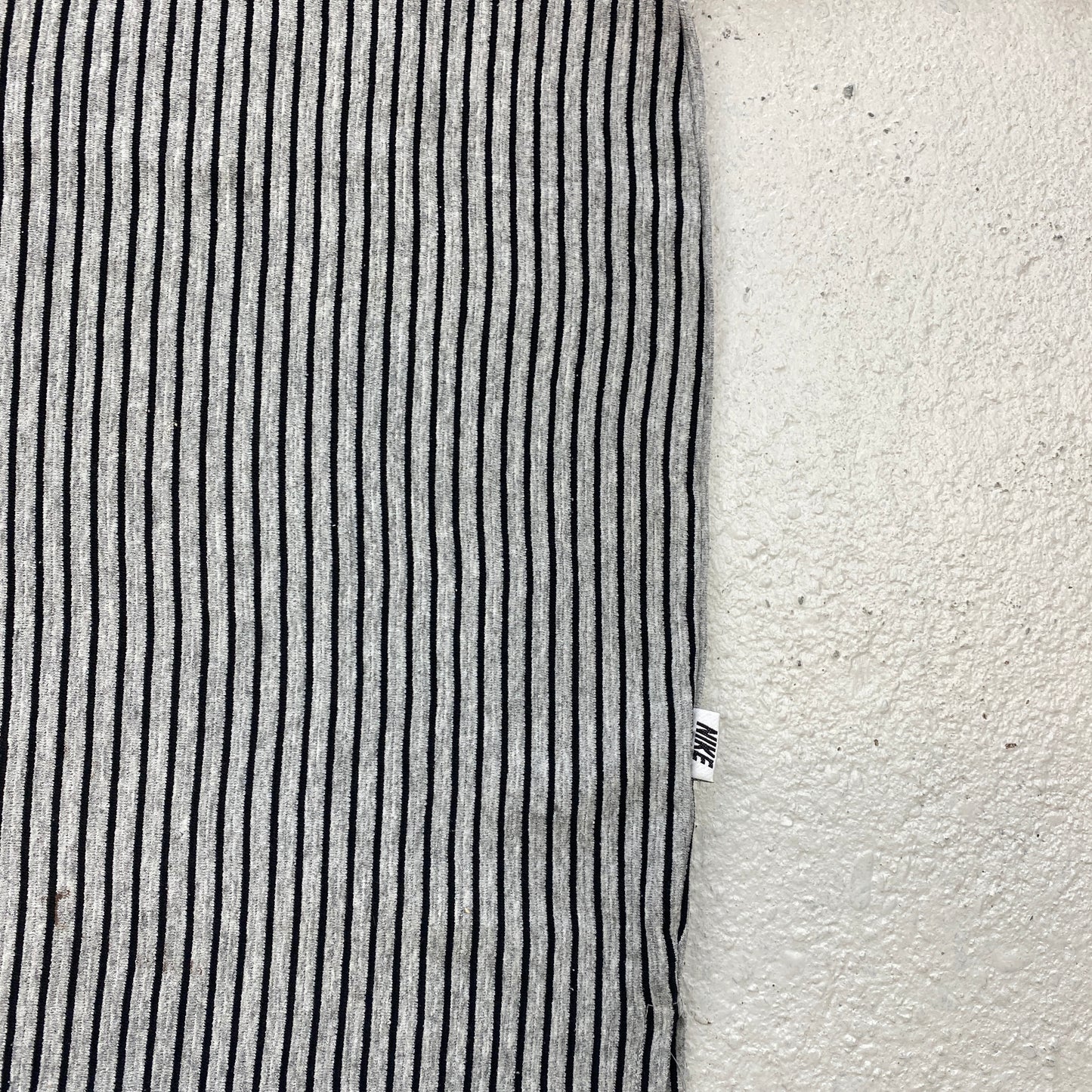Nike RARE v-neck tee (M-L)