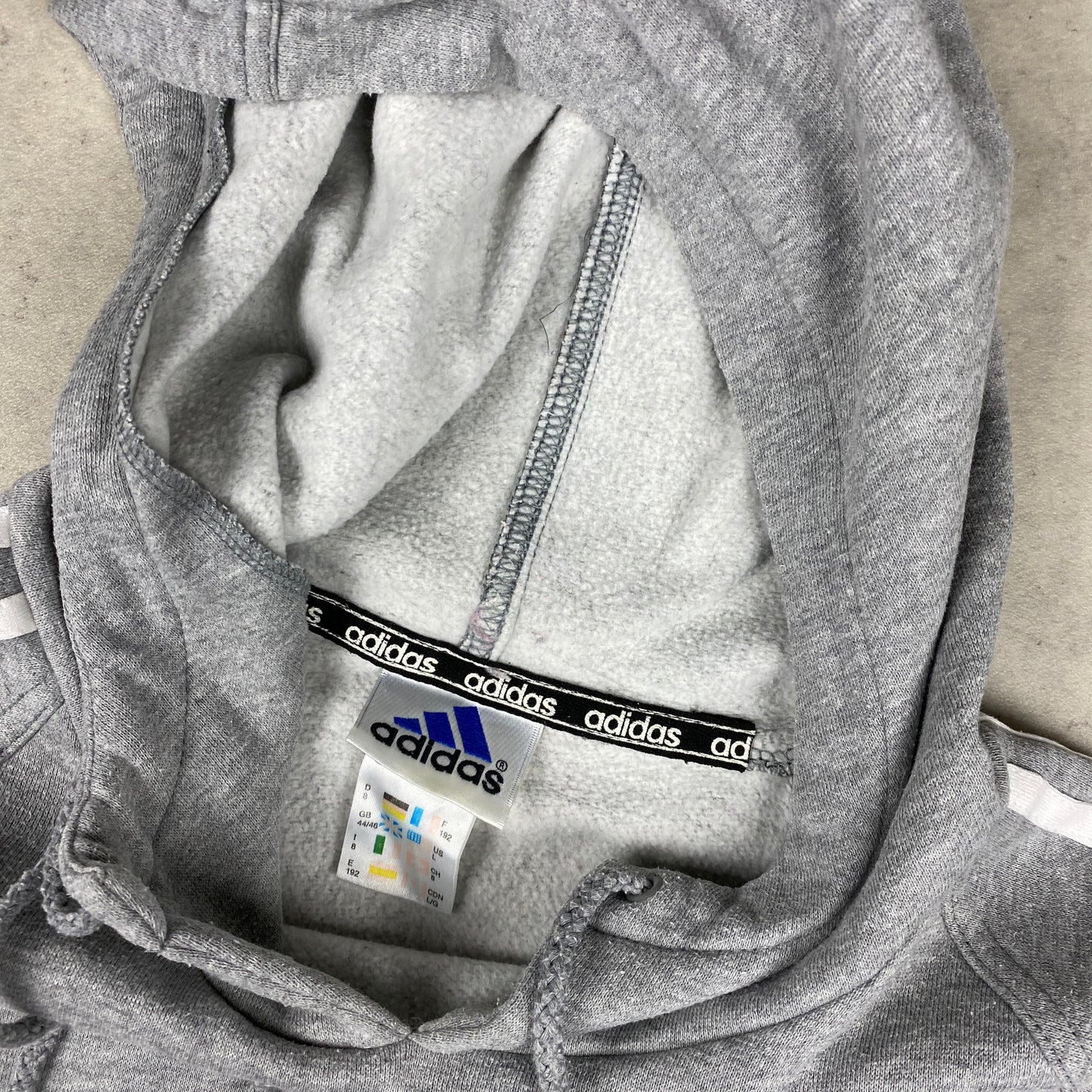 Adidas heavyweight hoodie (L)