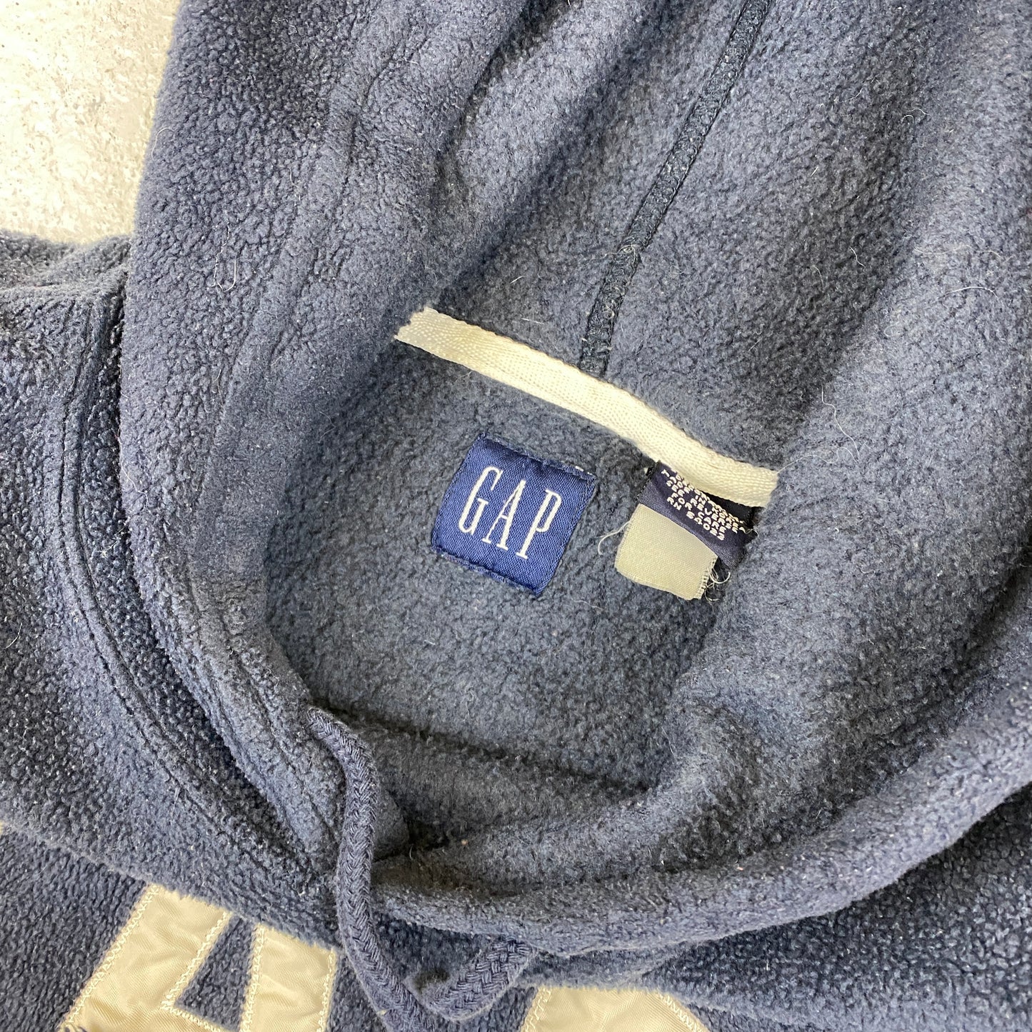 GAP fleece hoodie (M)
