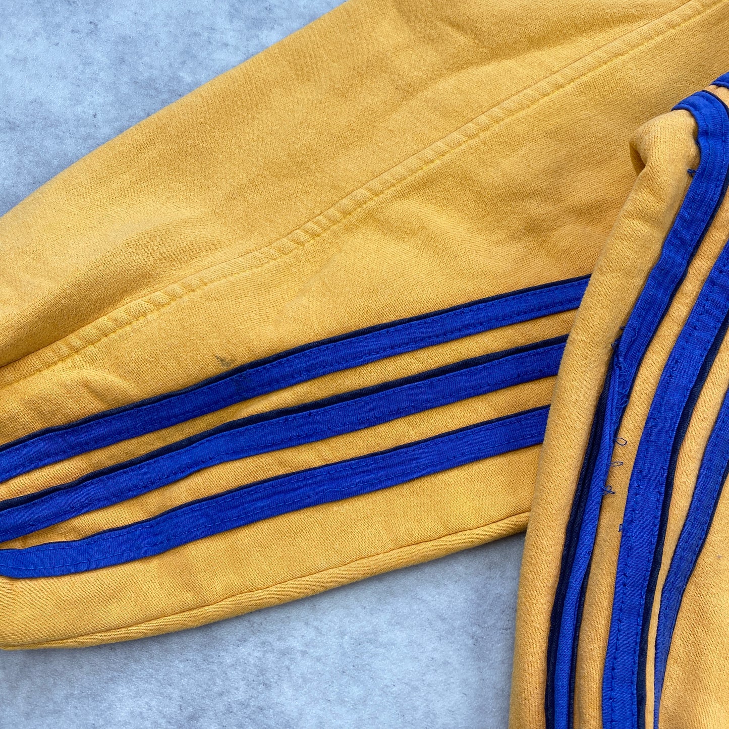Adidas RARE heavyweight sweater (L)
