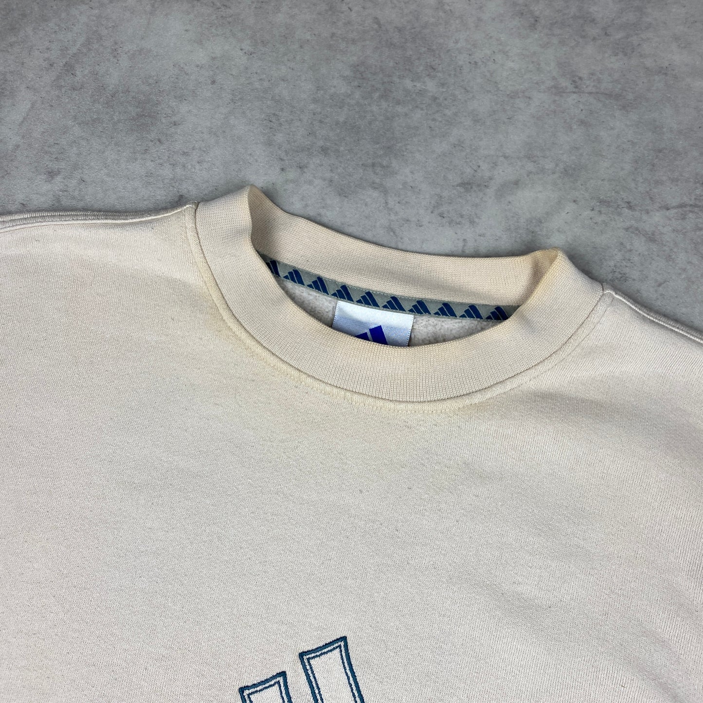 Adidas heavyweight sweater (M-L)