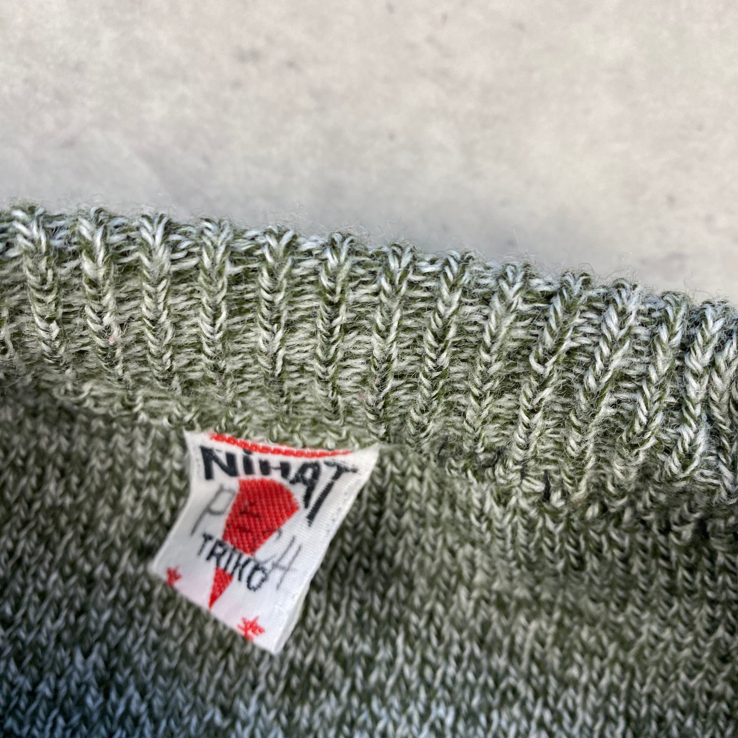 VTG knit heavyweight sweater (M-L)