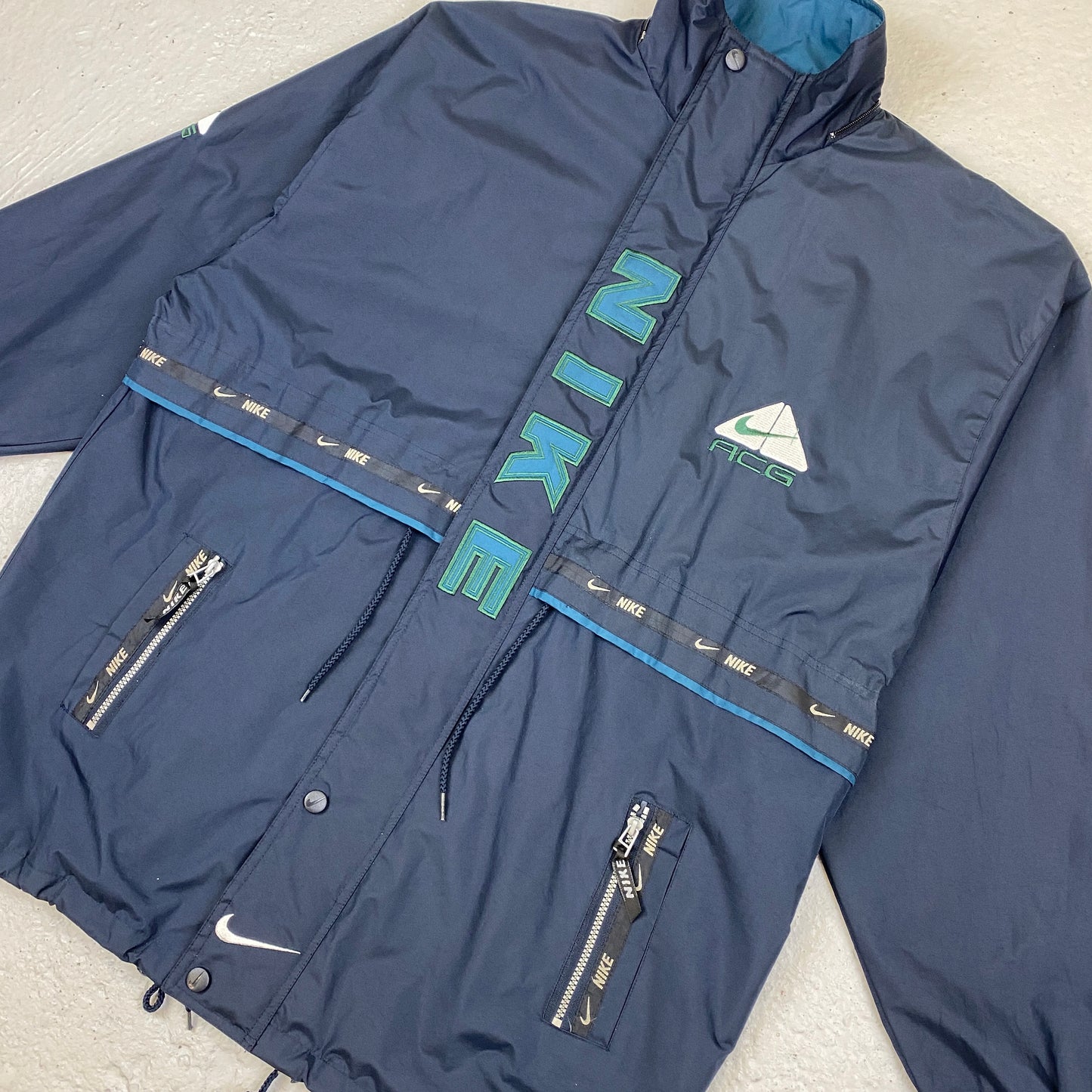 Nike RARE ACG embroidered jacket (XL)