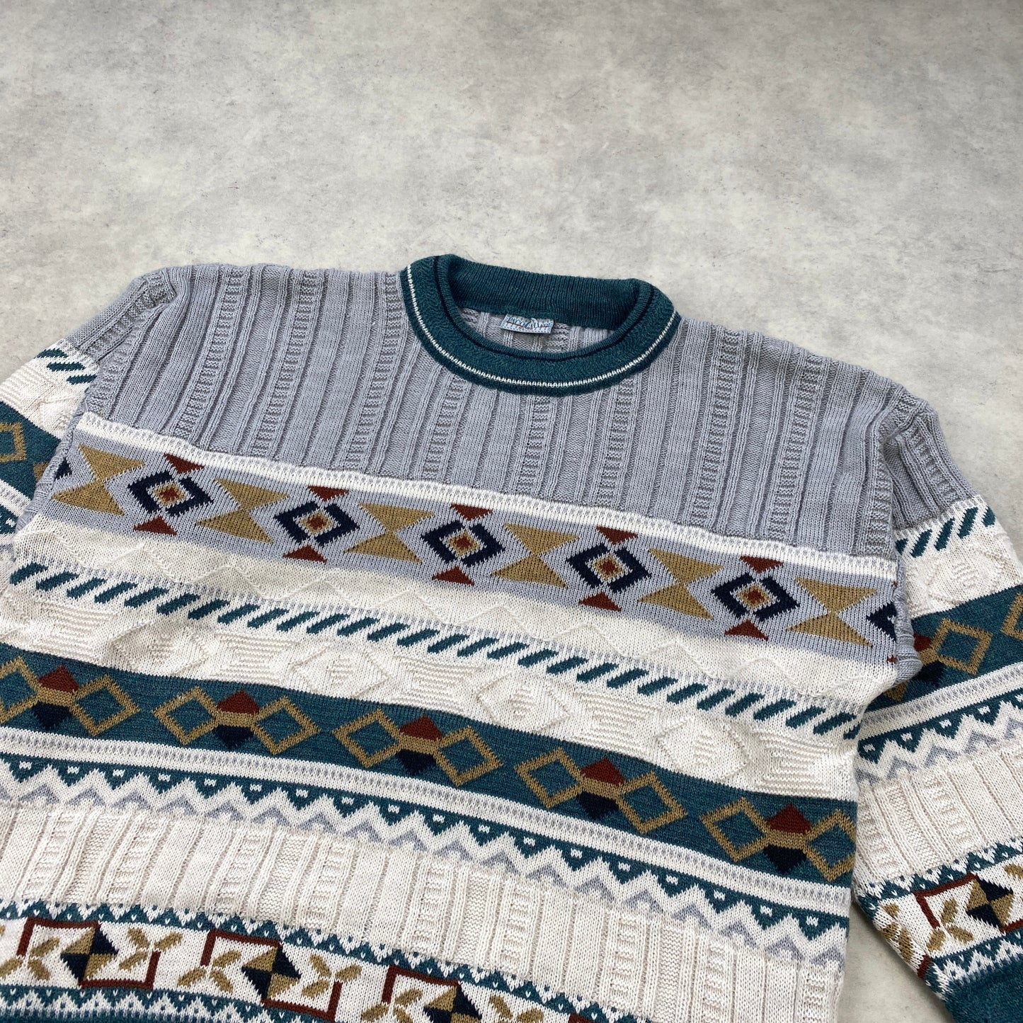 Vintage knit heavyweight sweater (L)