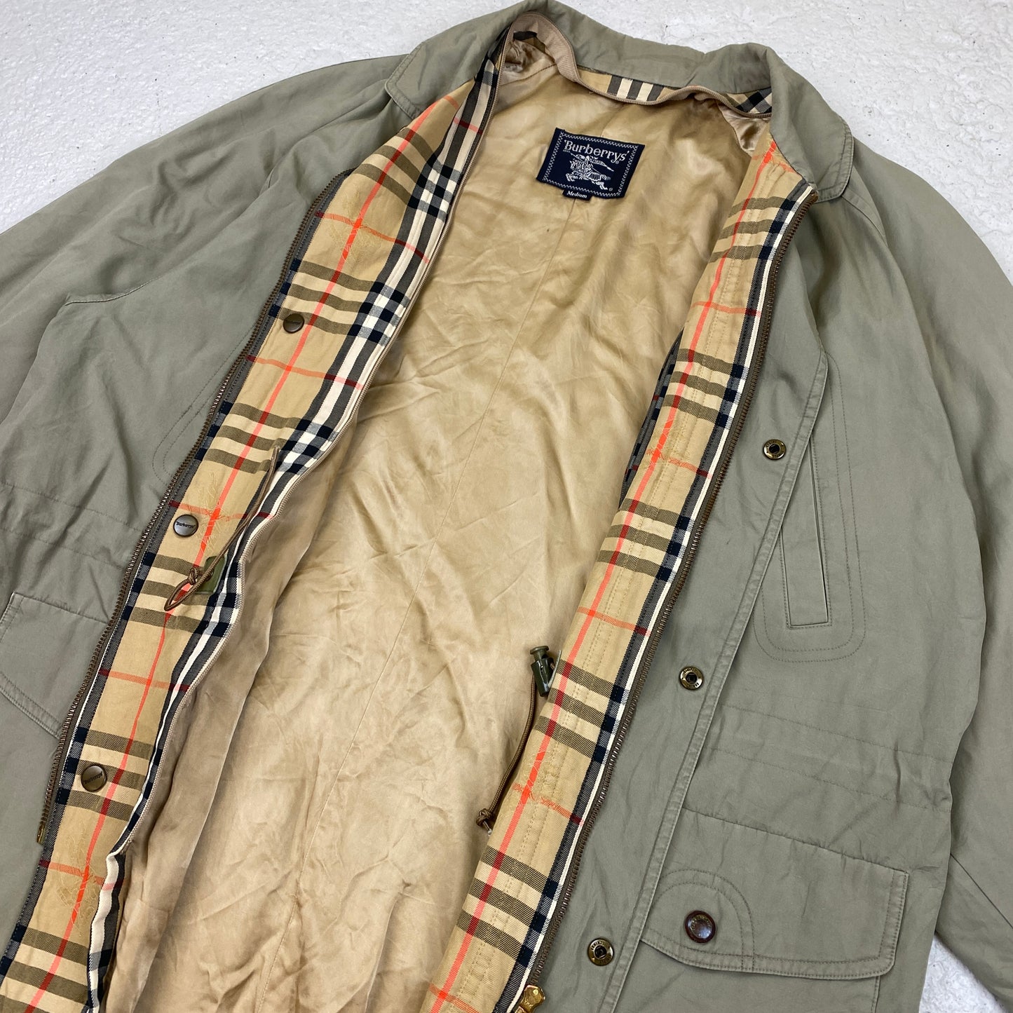 Burberry trenchcoat women (M-L)