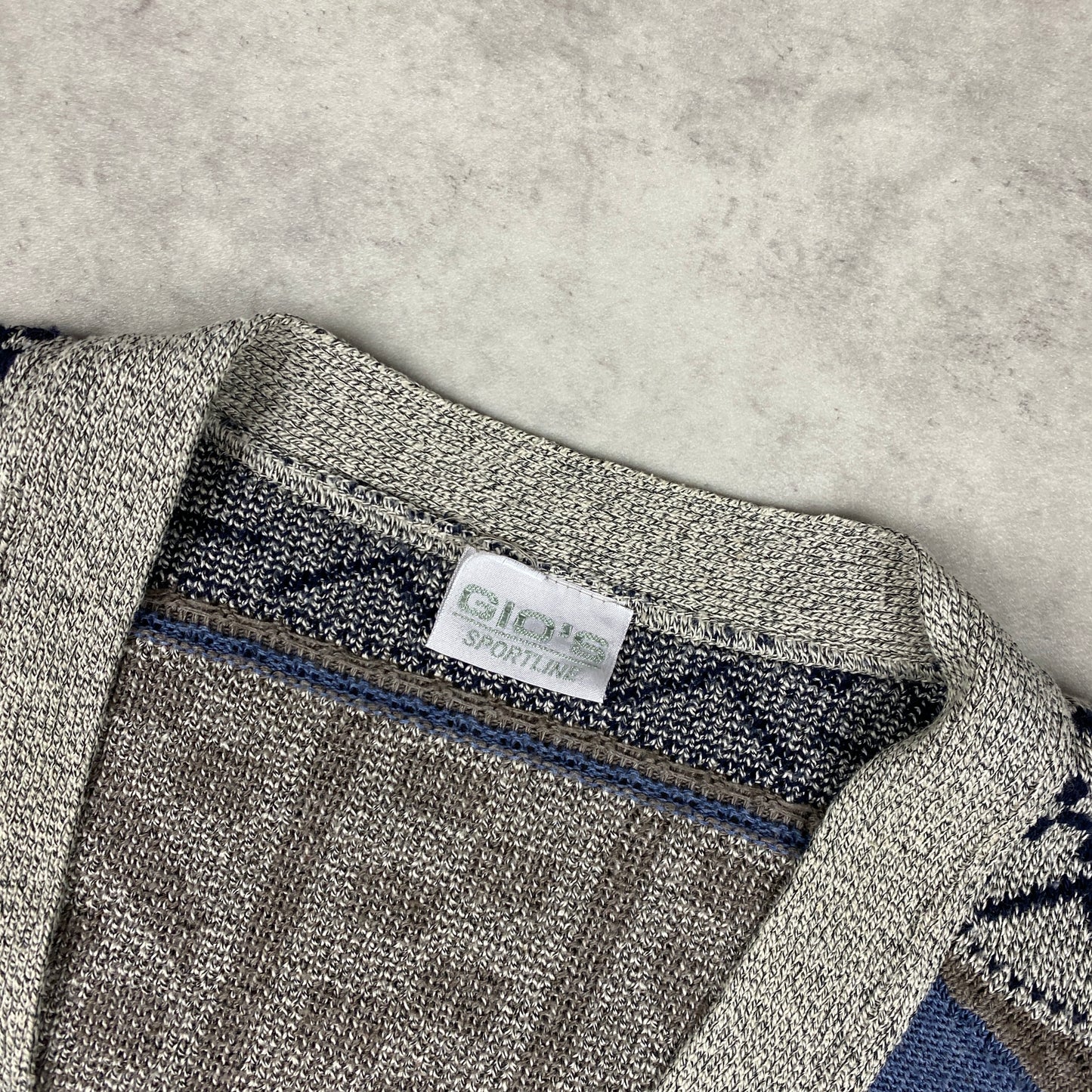 VTG knit heavyweight cardigan sweater (M-L)