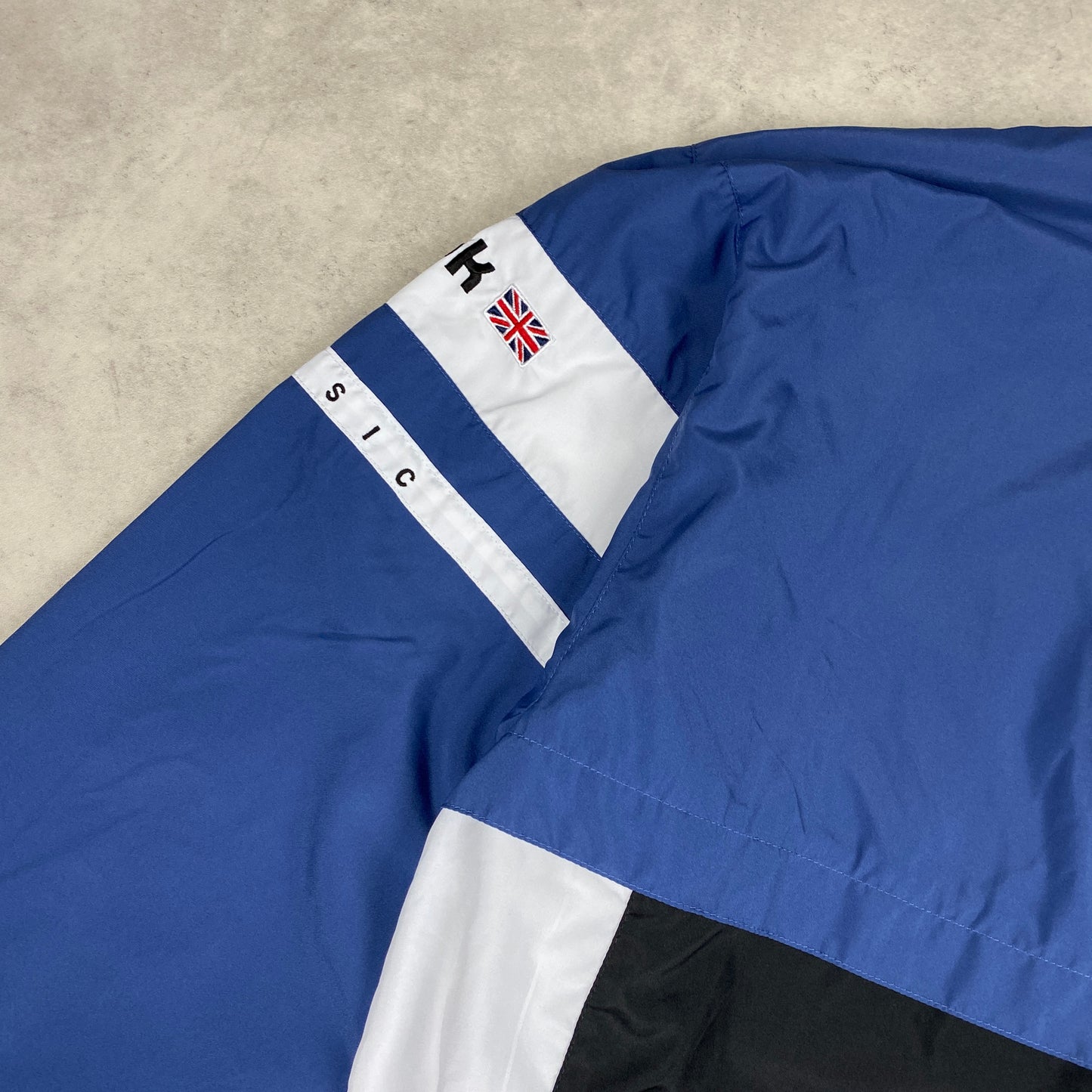 Reebok RARE track jacket (L-XL)