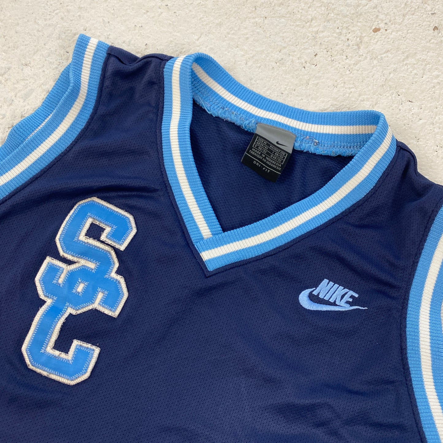Nike Basketball RARE shirt (M-L)