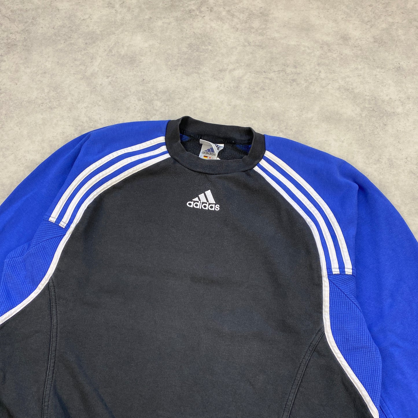 Adidas RARE heavyweight sweater (M-L)