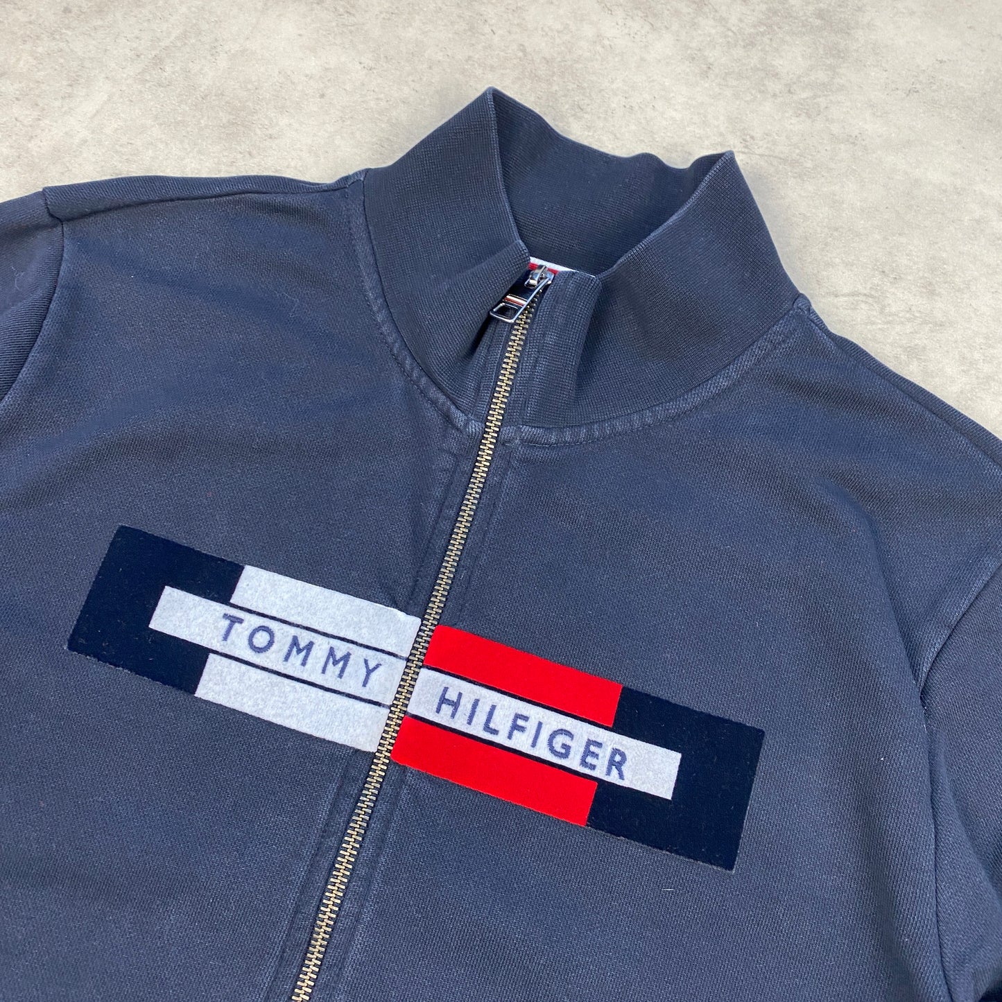Tommy Hilfiger zip sweater (M-L)