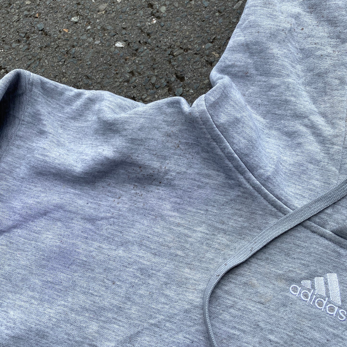 Adidas embroidered center logo hoodie (XL)