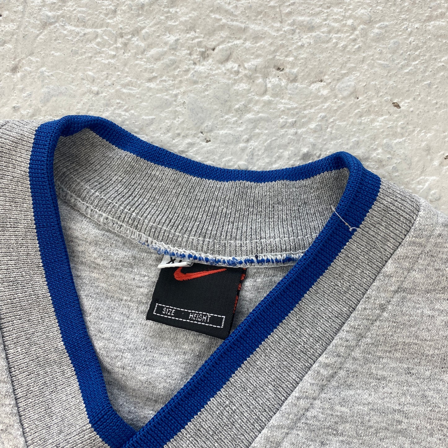Nike RARE heavyweight v-neck sweater (L)