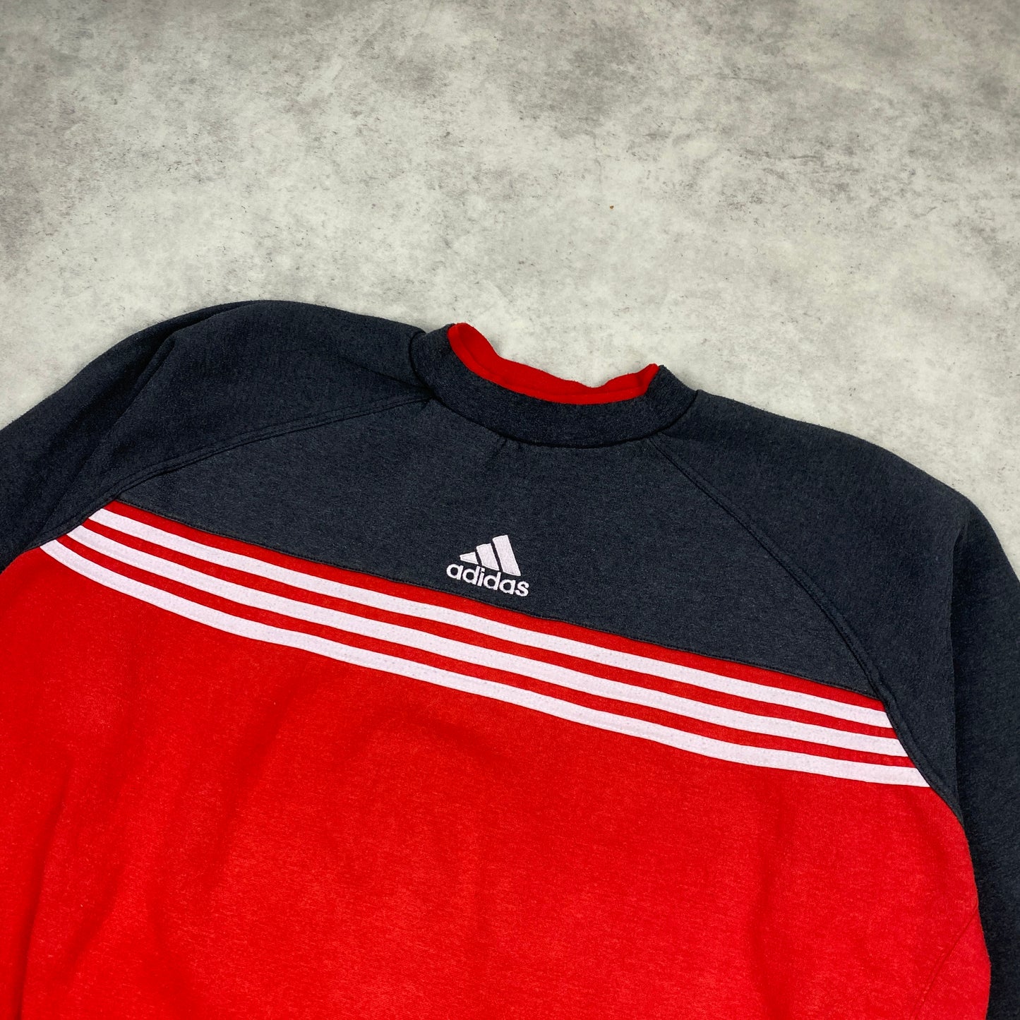 Adidas heavyweight sweater (M)