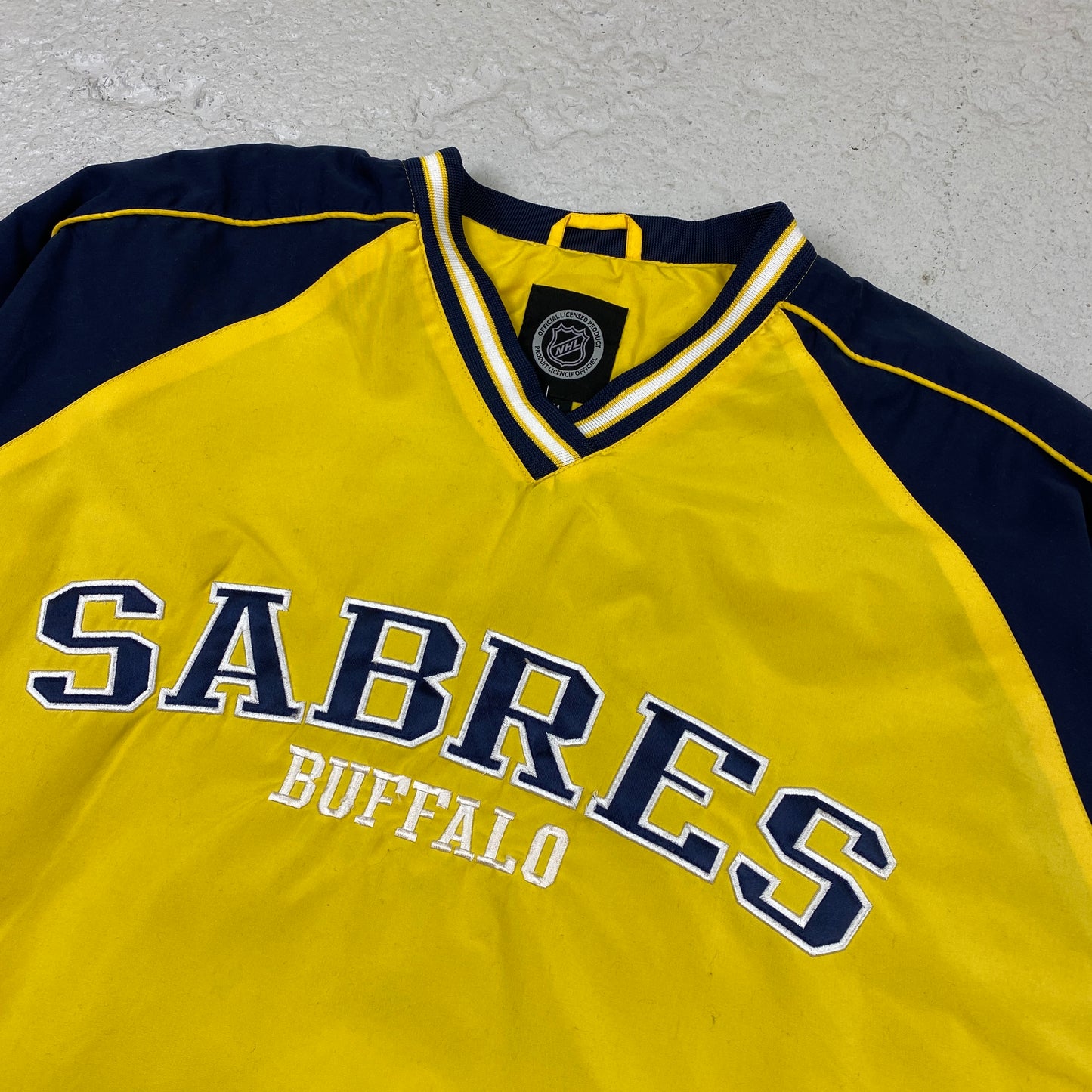 Sabres Buffalo RARE embroidered windbreaker (M-L)
