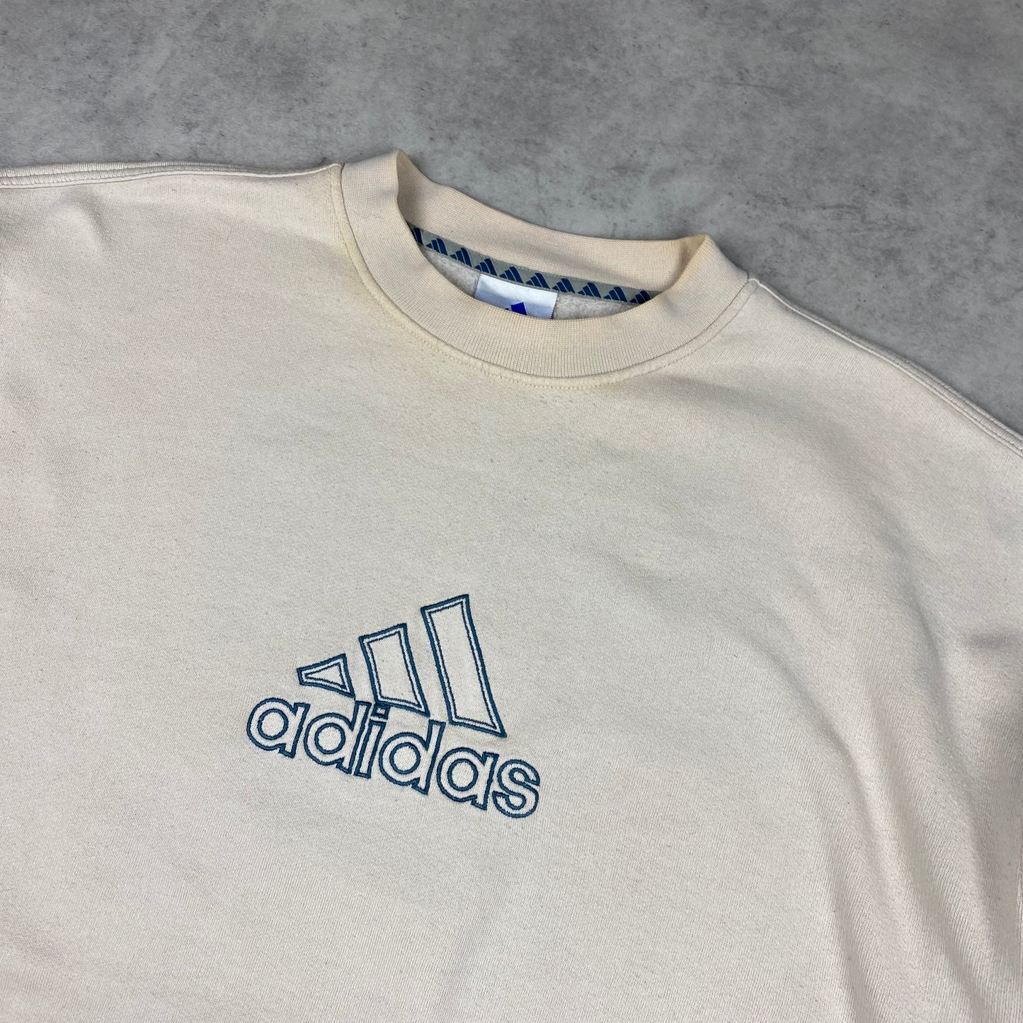 Adidas heavyweight sweater (M-L)