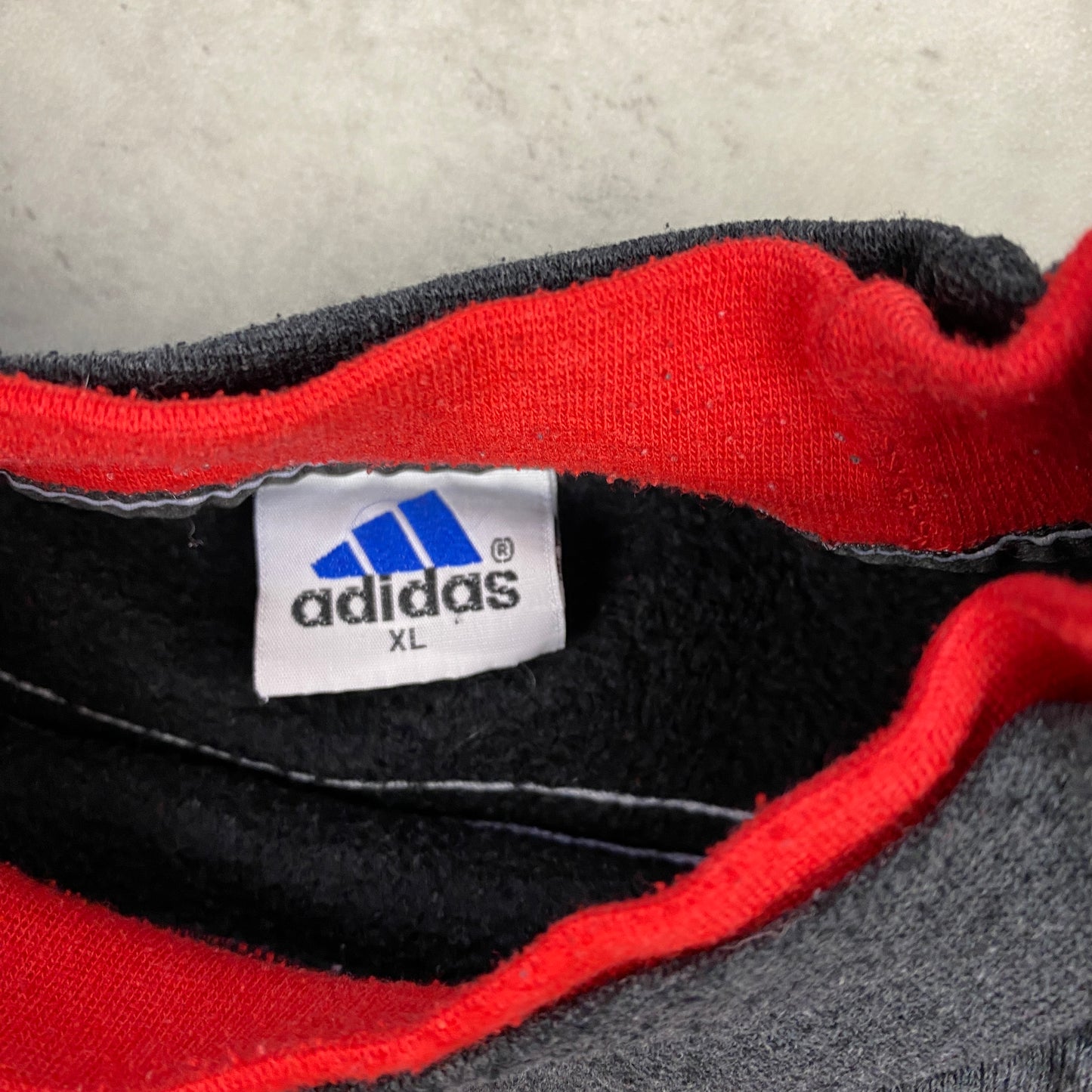 Adidas heavyweight sweater (M)