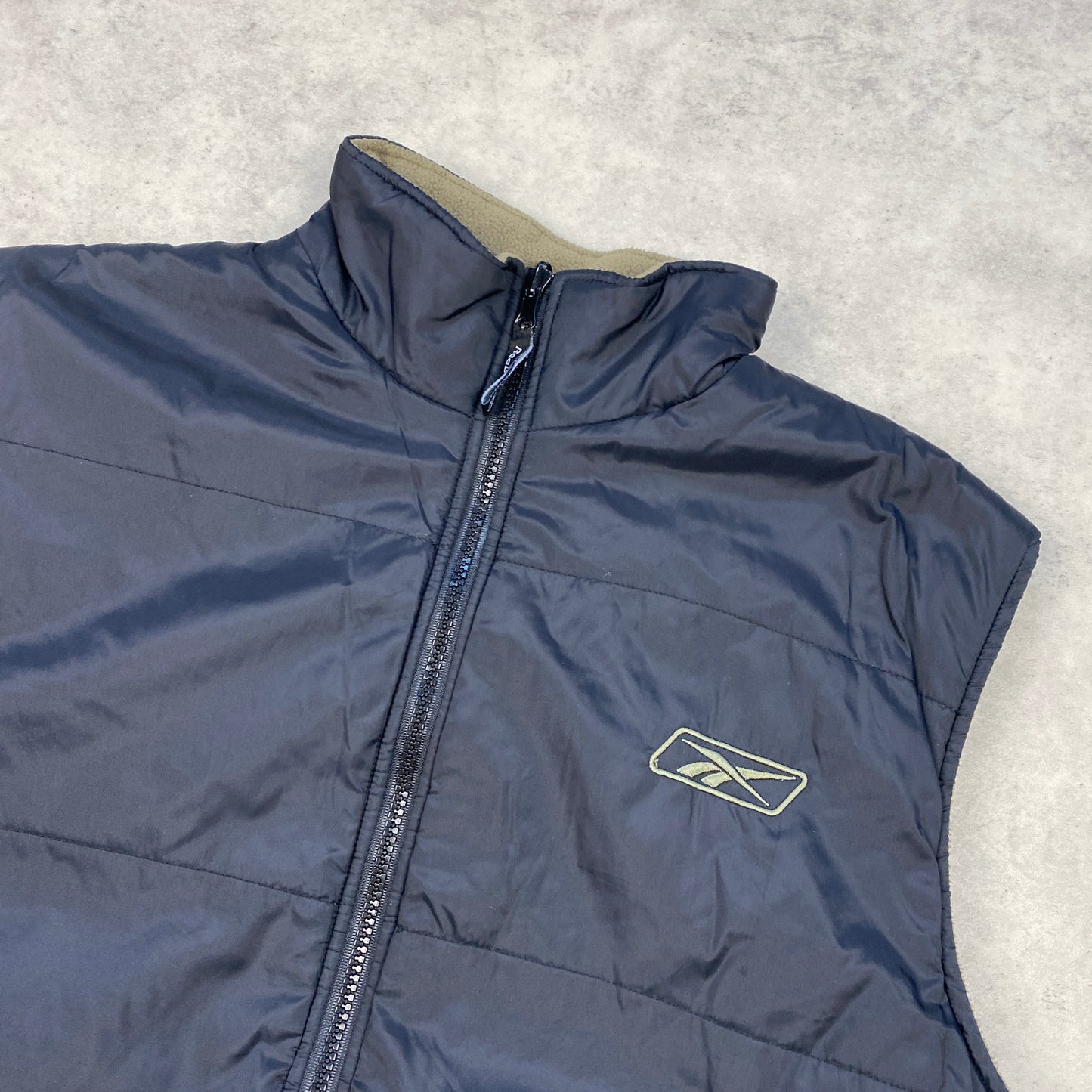 Reebok puffer vest (L)