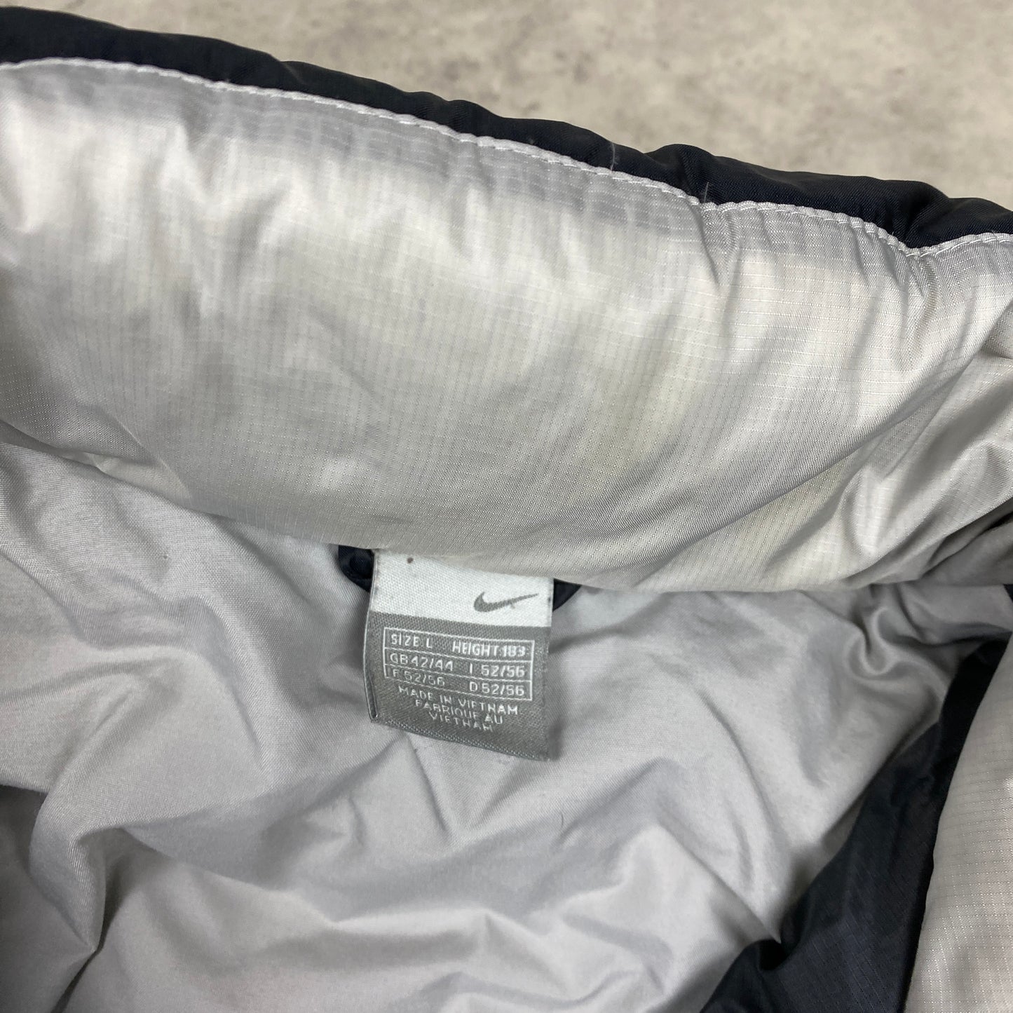Nike puffer jacket (L)