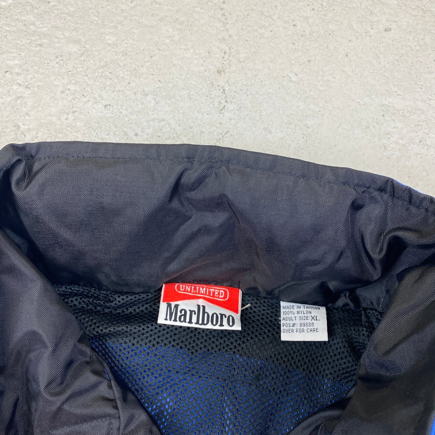 Marlboro RARE embroidered track jacket (L-XL)