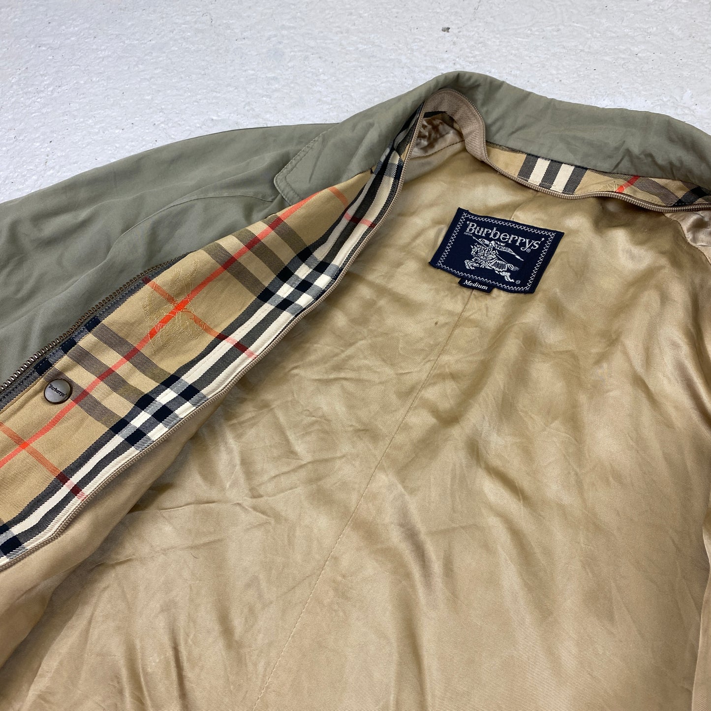 Burberry trenchcoat women (M-L)