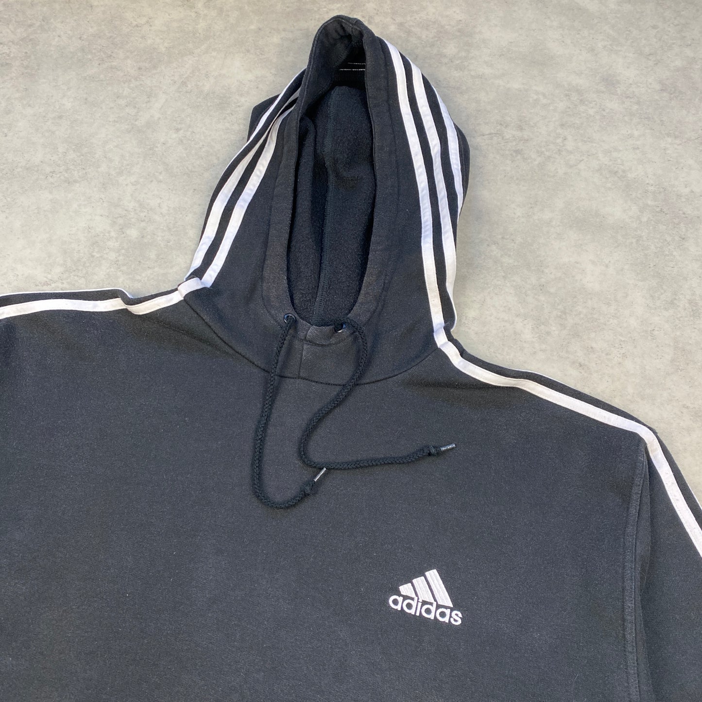 Adidas heavyweight hoodie (L)