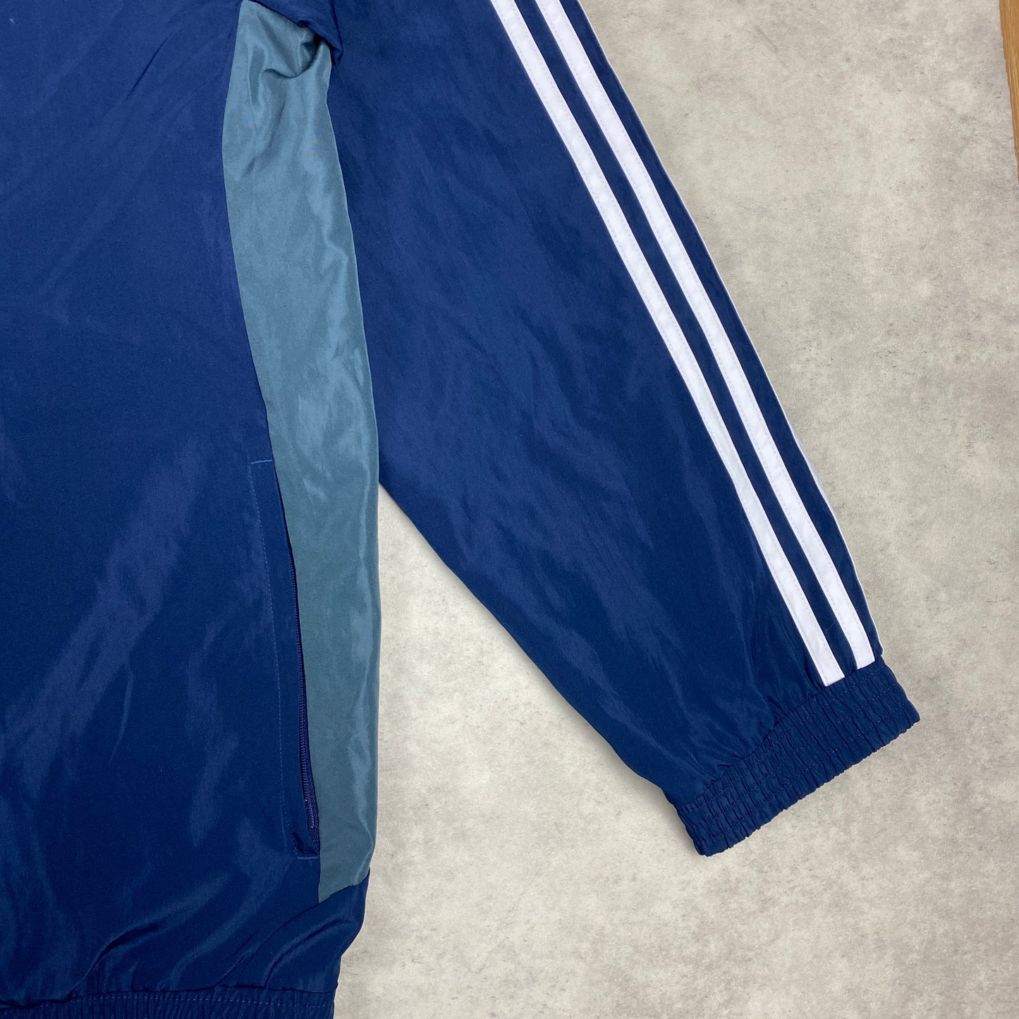Adidas track jacket (L-XL)